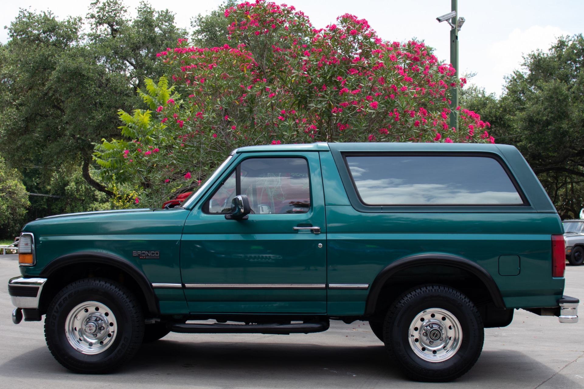 Used-1996-Ford-Bronco-XLT