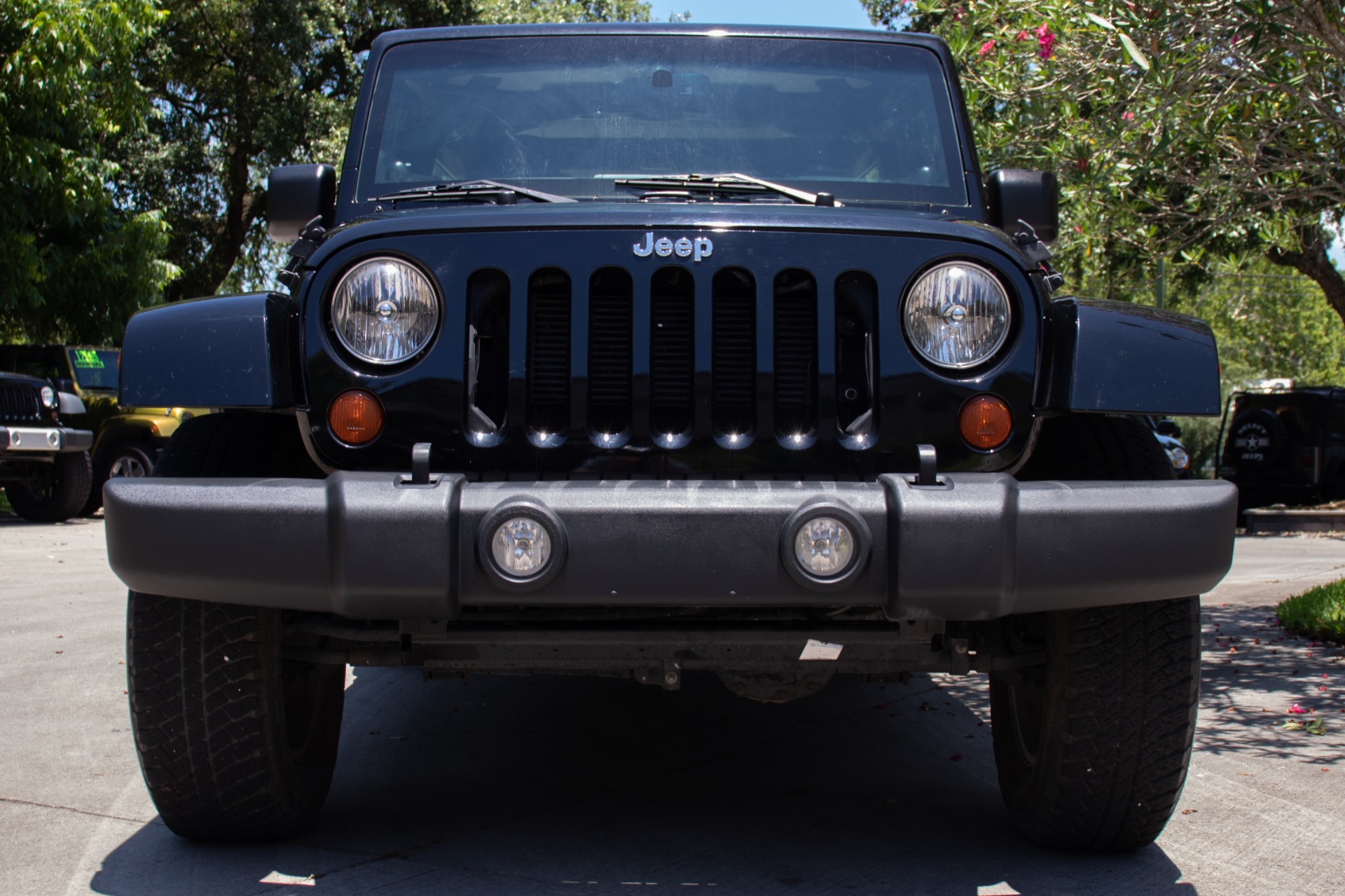 Used-2013-Jeep-Wrangler-Unlimited-Sahara