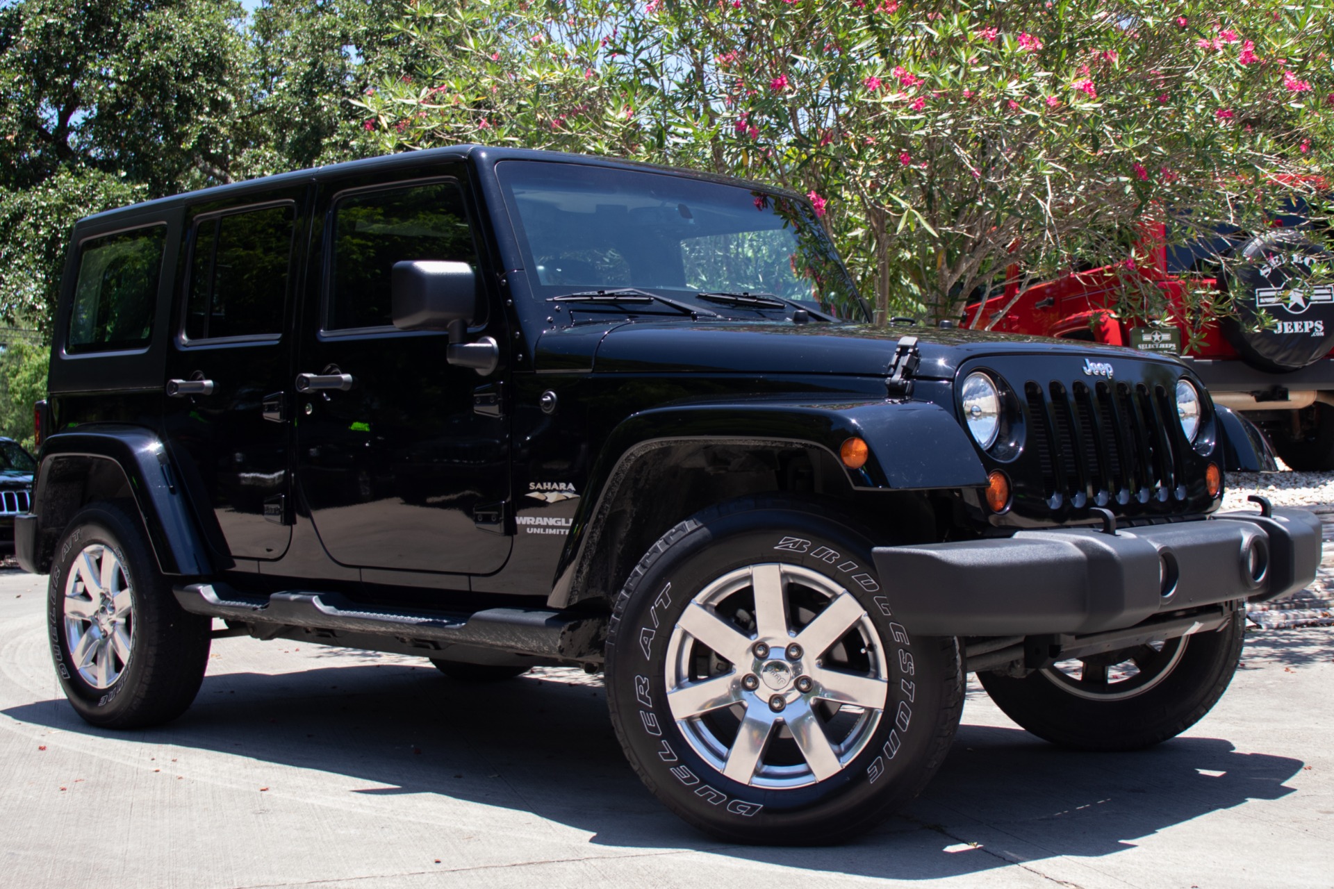 Used-2013-Jeep-Wrangler-Unlimited-Sahara