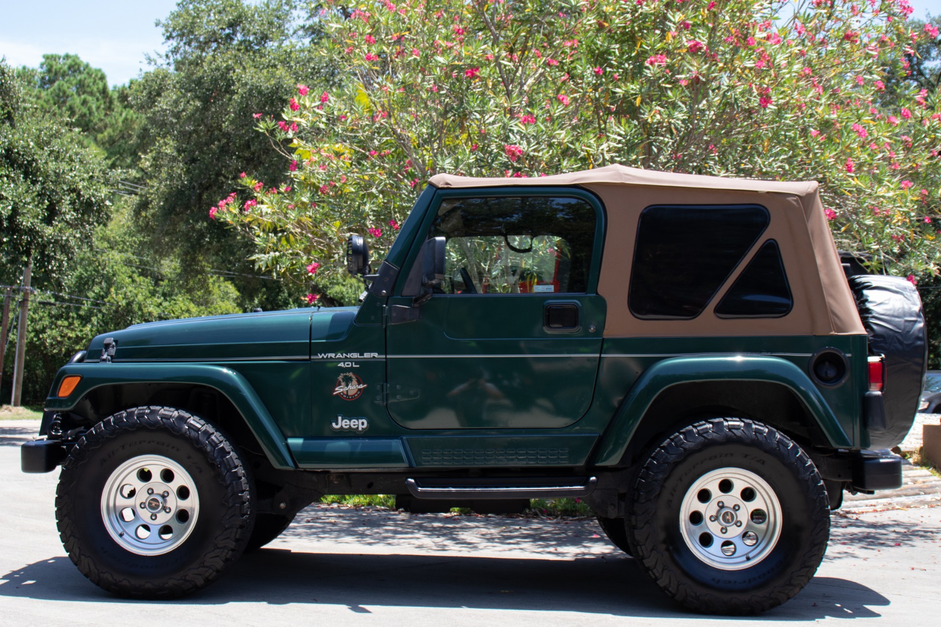 Used-1999-Jeep-Wrangler-Sahara