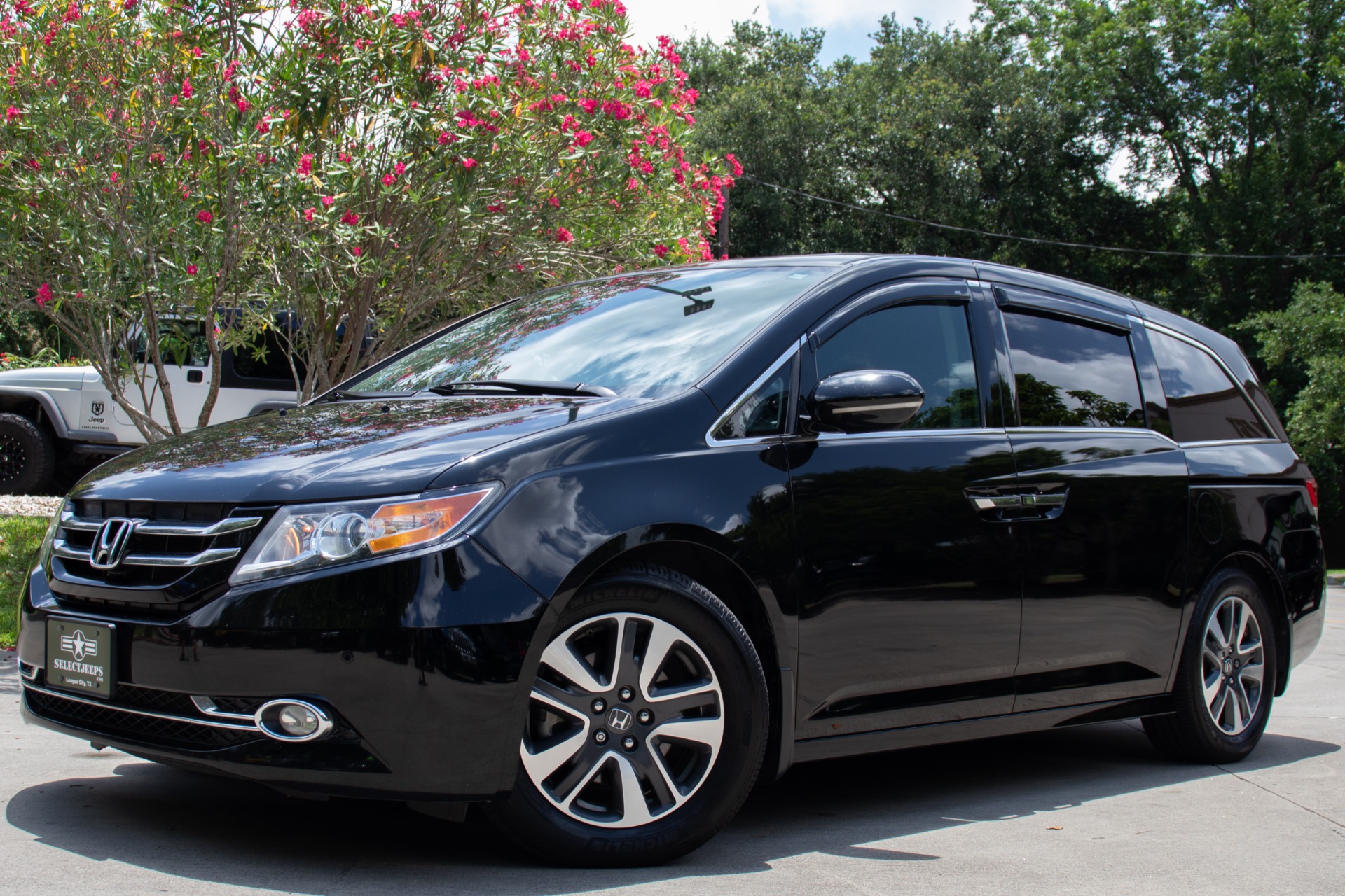 Used-2014-Honda-Odyssey-Touring