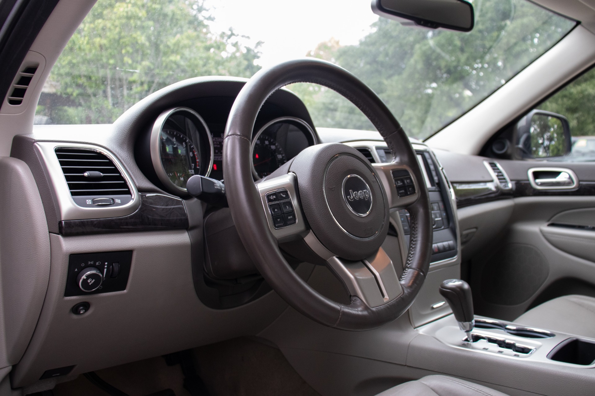 Used-2011-Jeep-Grand-Cherokee-Laredo-X