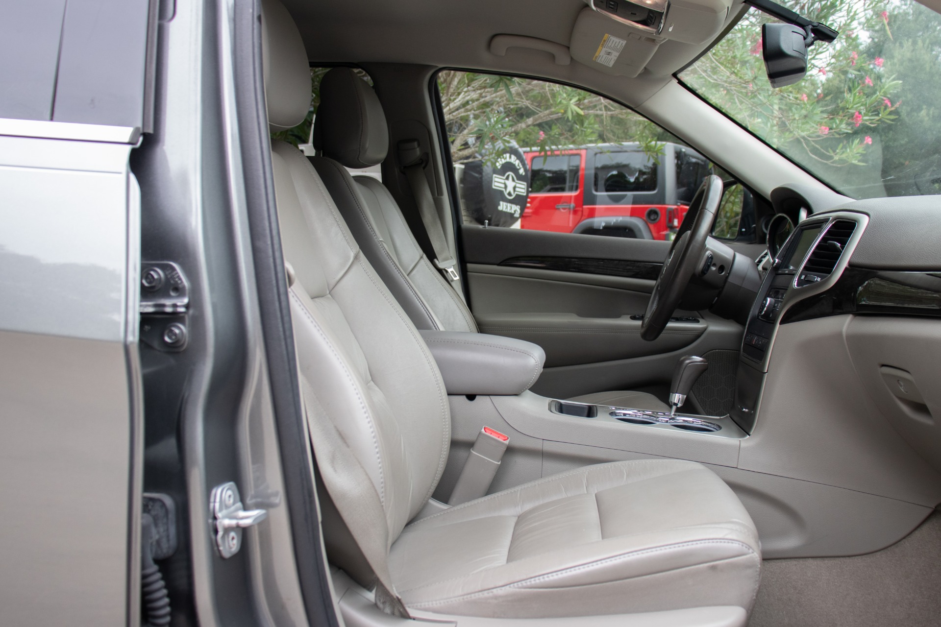 Used-2011-Jeep-Grand-Cherokee-Laredo-X