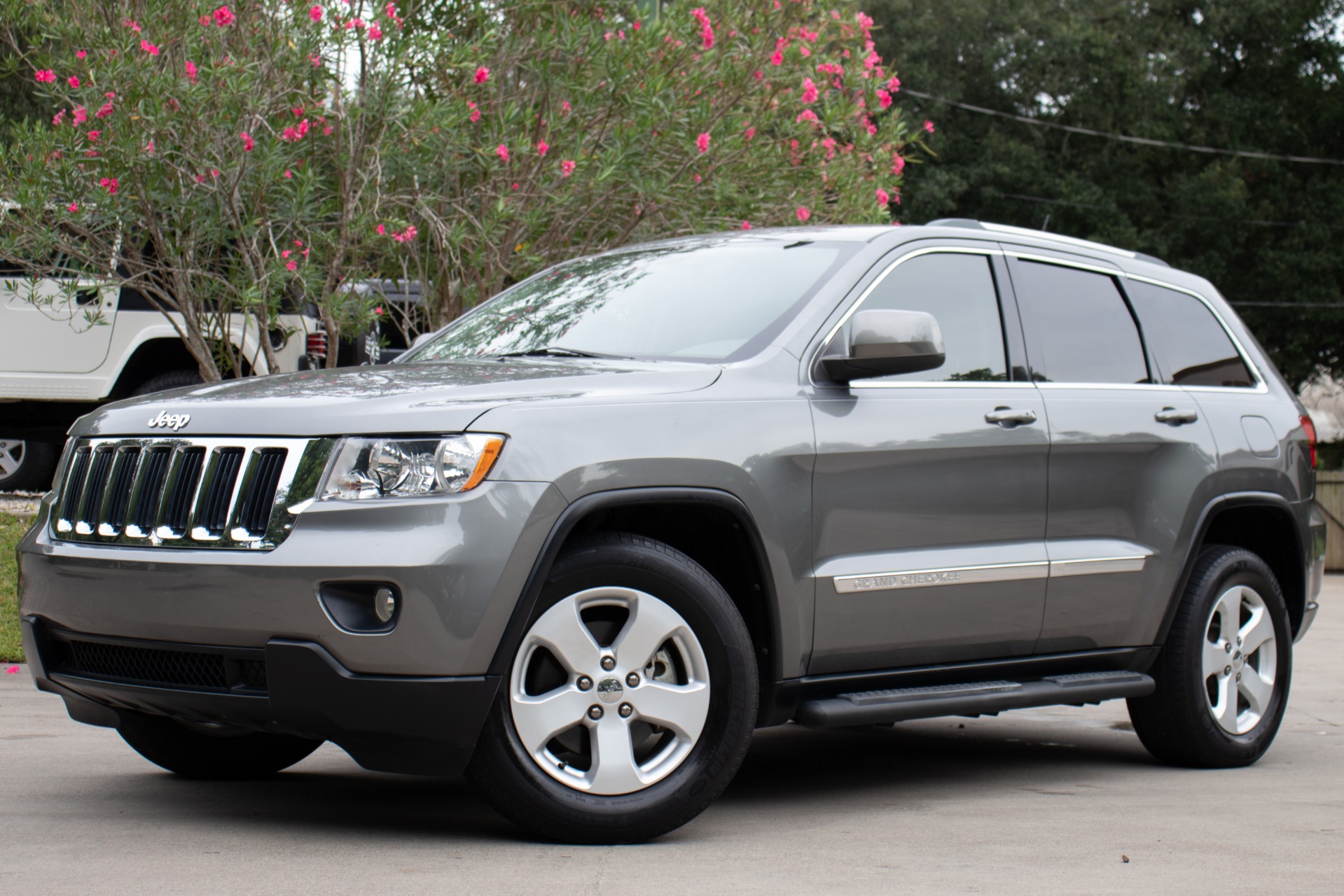 Used-2011-Jeep-Grand-Cherokee-Laredo-X