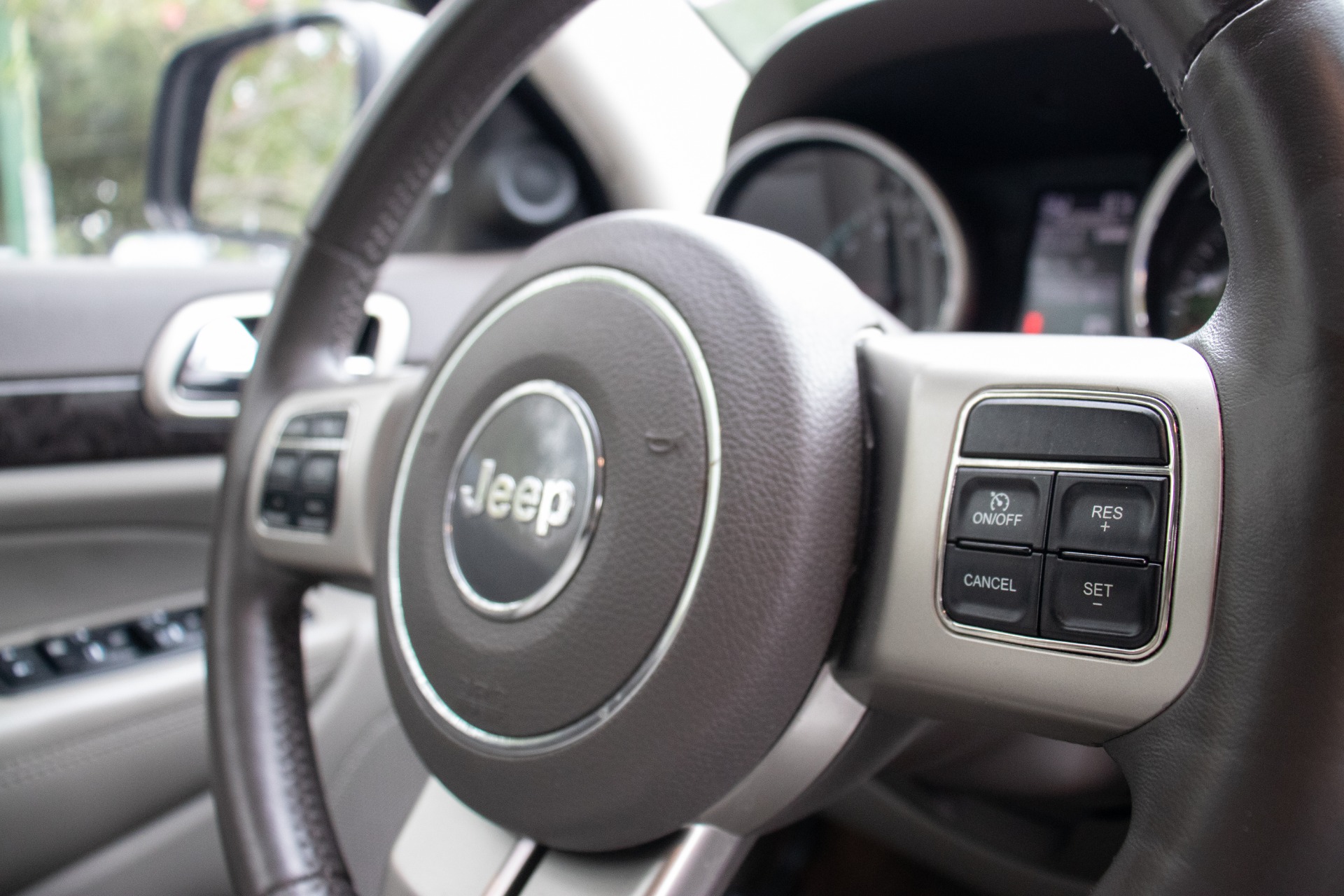 Used-2011-Jeep-Grand-Cherokee-Laredo-X