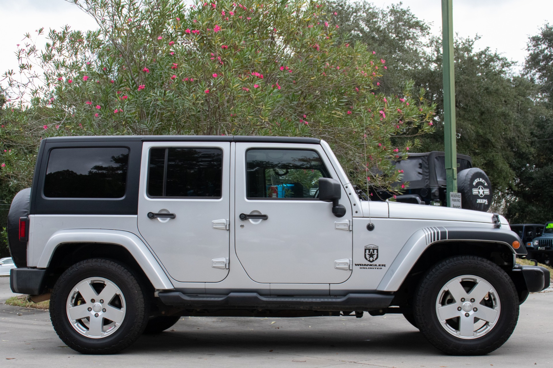 Used-2011-Jeep-Wrangler-Unlimited-Sahara