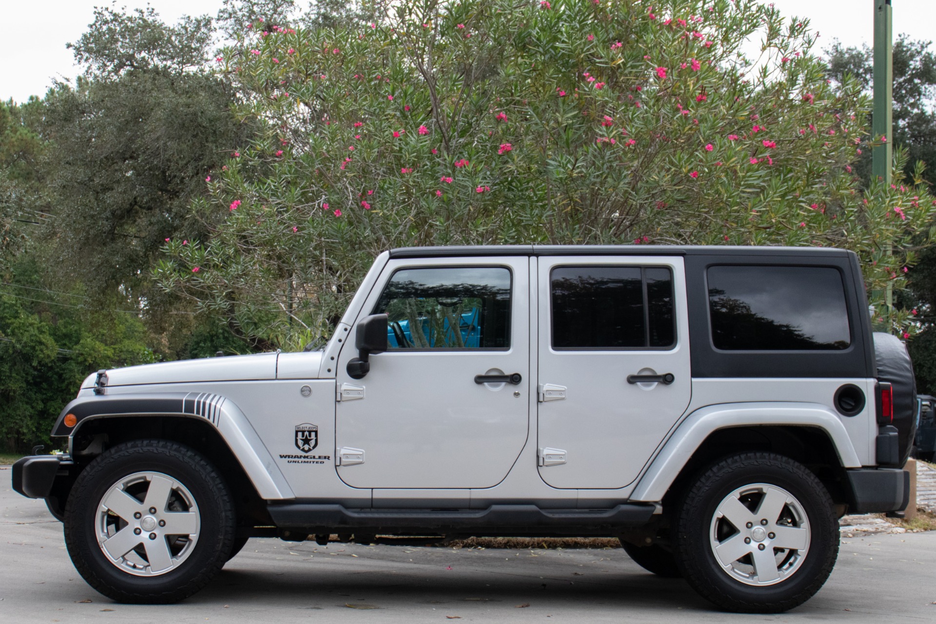 Used-2011-Jeep-Wrangler-Unlimited-Sahara