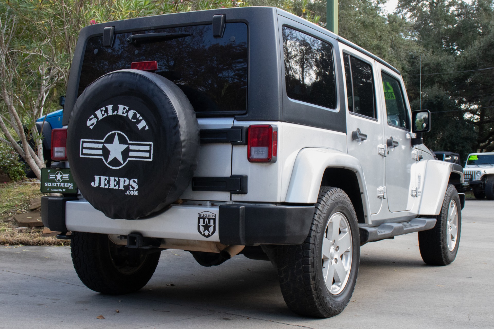 Used-2011-Jeep-Wrangler-Unlimited-Sahara