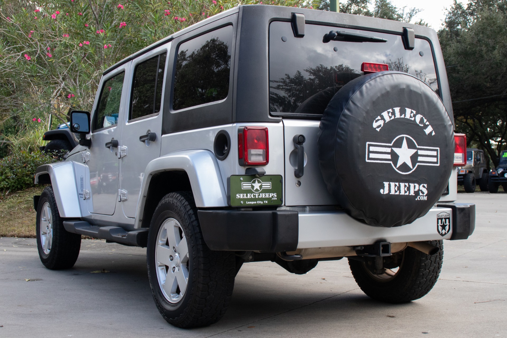 Used-2011-Jeep-Wrangler-Unlimited-Sahara