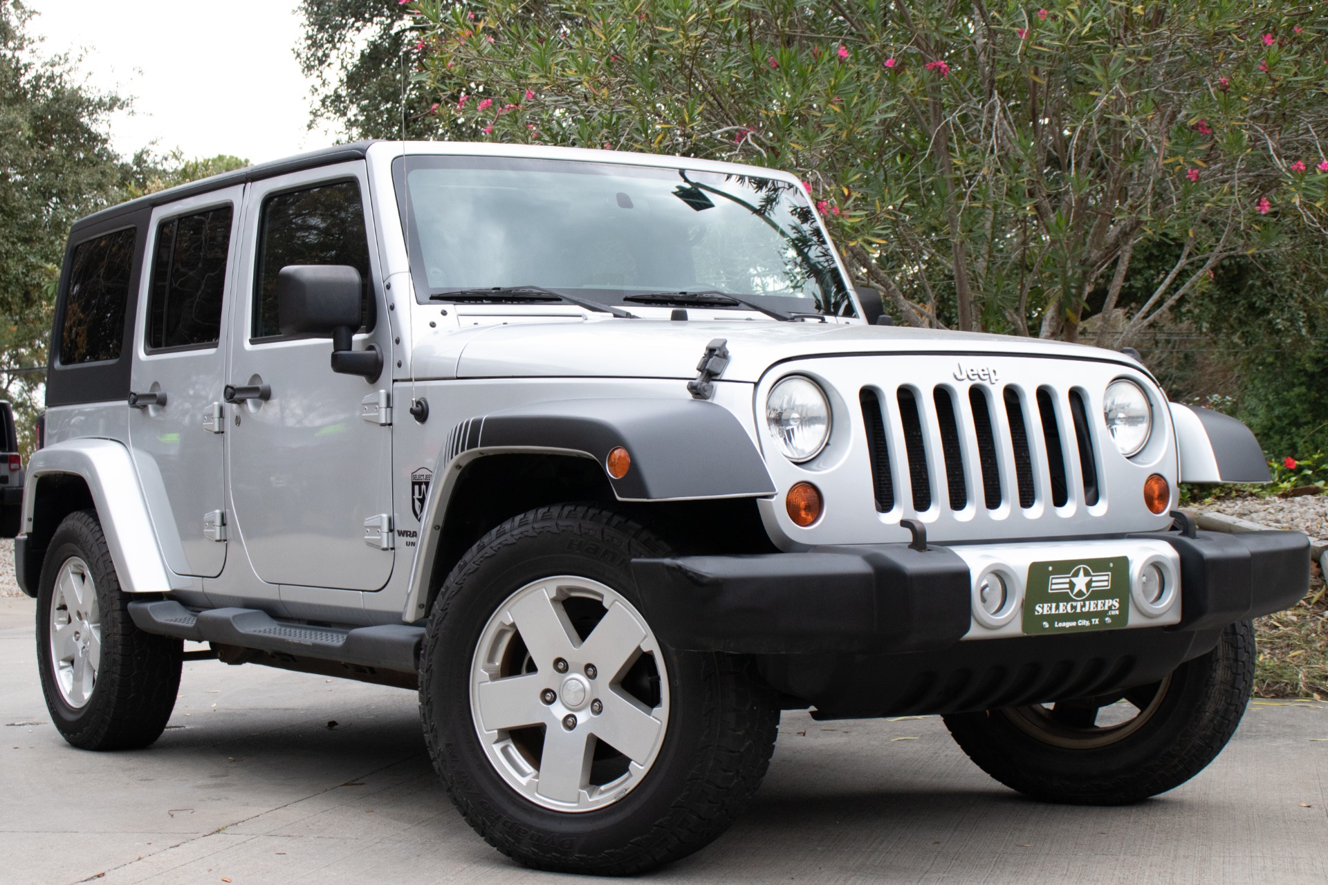 Used-2011-Jeep-Wrangler-Unlimited-Sahara