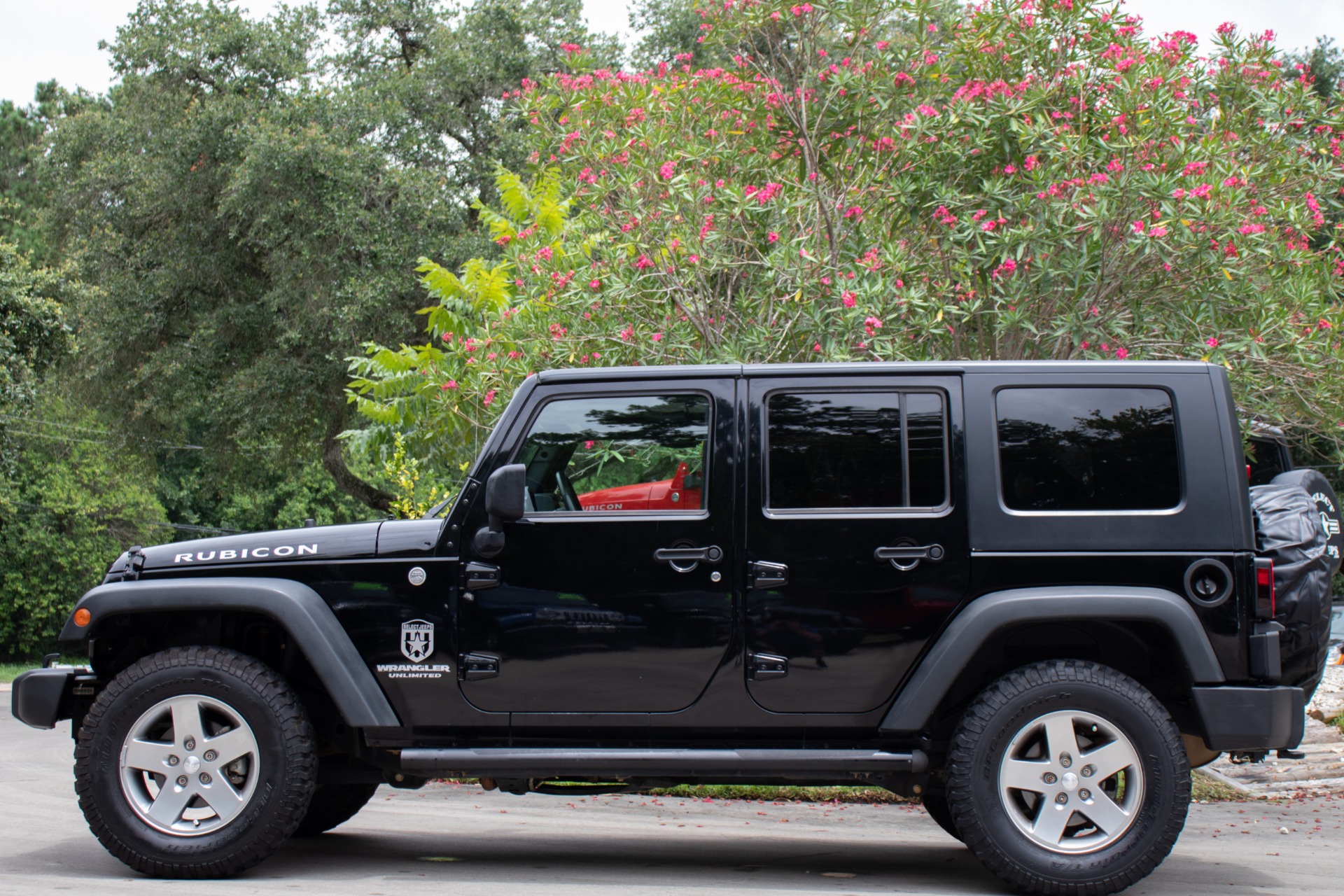 Used-2010-Jeep-Wrangler-Unlimited-Rubicon