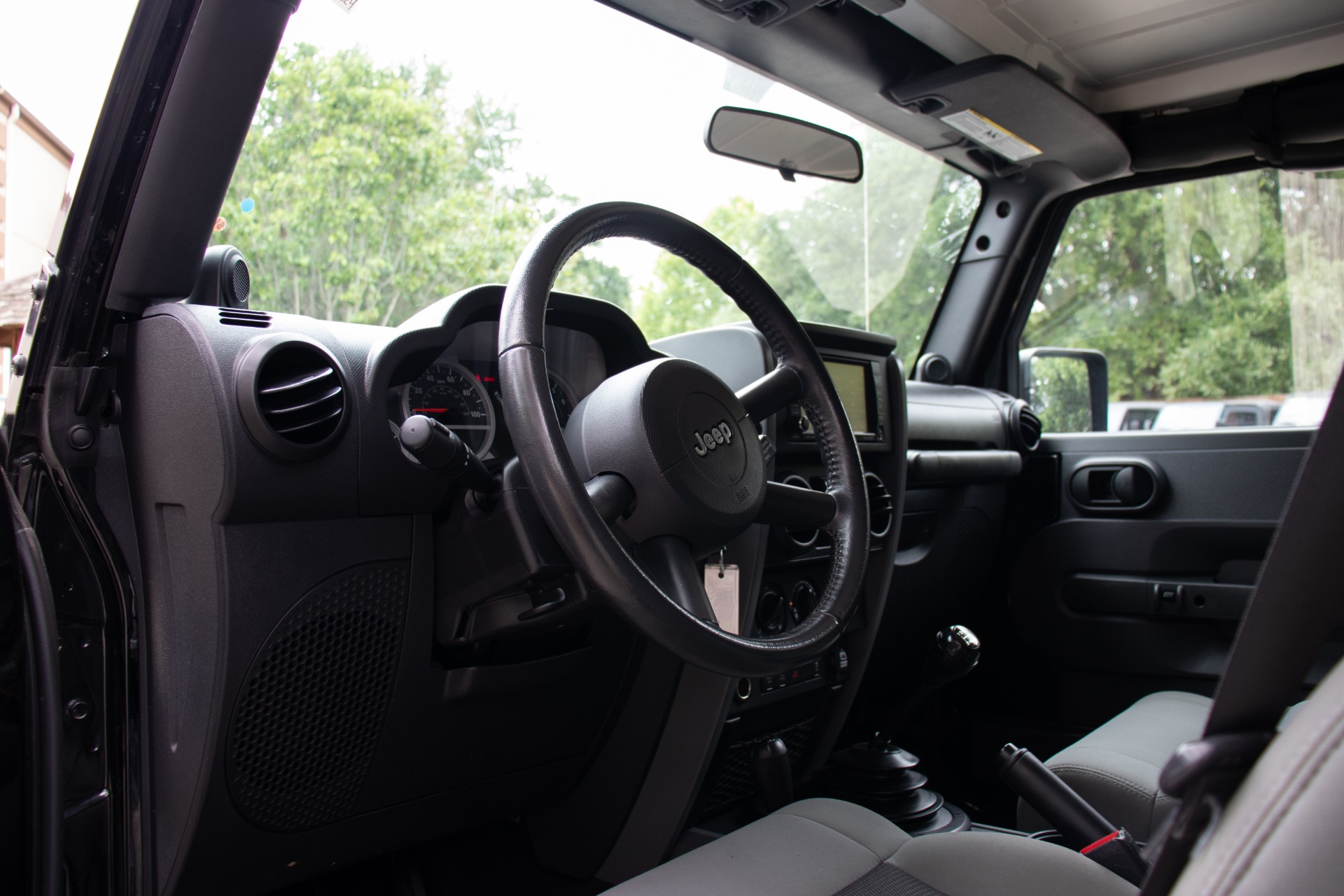 Used-2010-Jeep-Wrangler-Unlimited-Rubicon