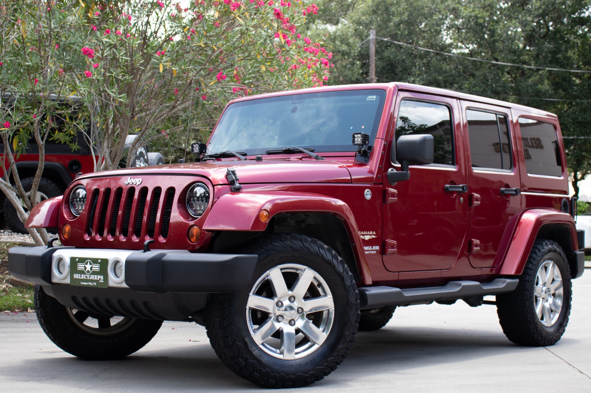 Used-2012-Jeep-Wrangler-Unlimited-Sahara