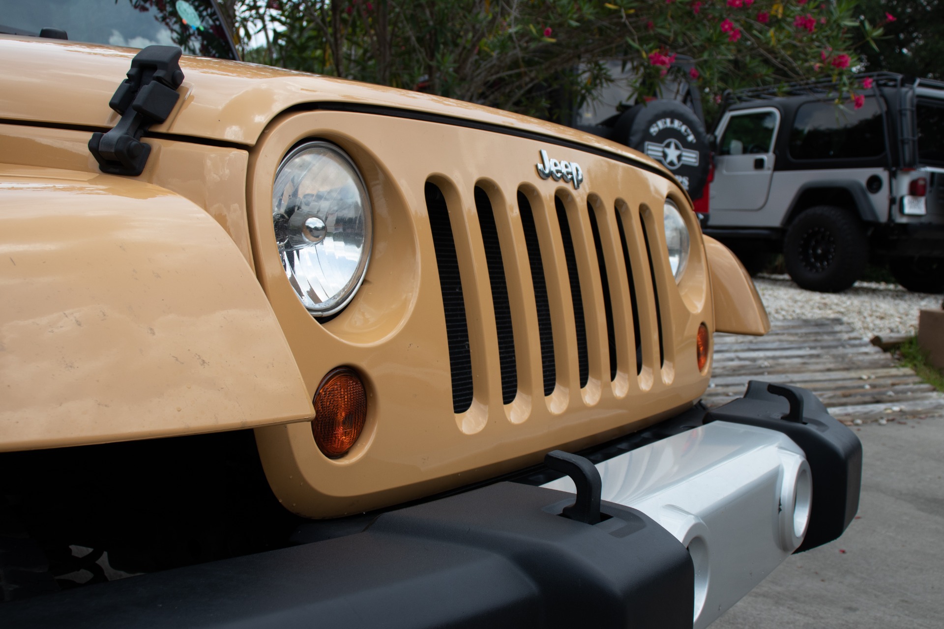 Used-2013-Jeep-Wrangler-Unlimited-Sahara