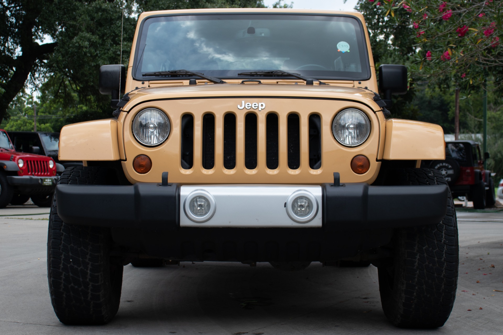 Used-2013-Jeep-Wrangler-Unlimited-Sahara