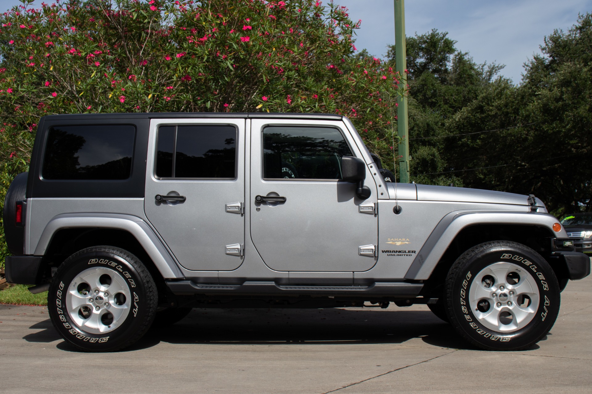 Used-2014-Jeep-Wrangler-Unlimited-Sahara