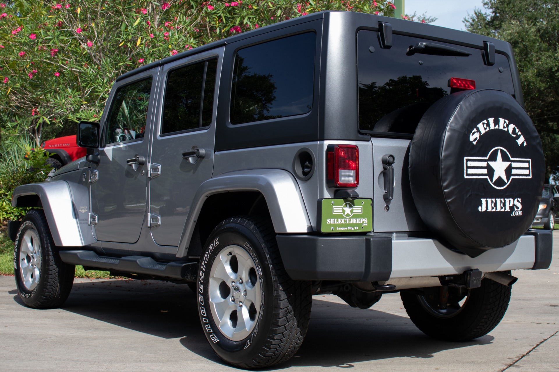 Used-2014-Jeep-Wrangler-Unlimited-Sahara