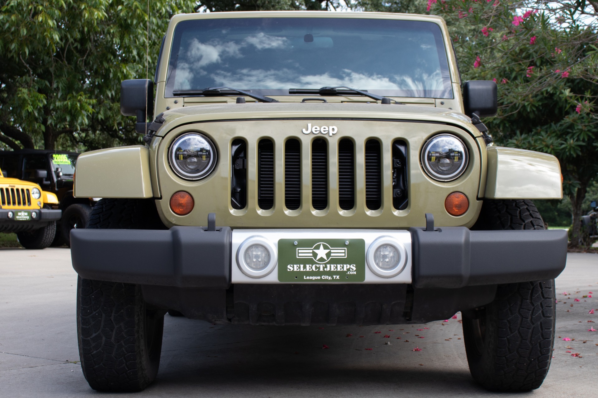 Used-2013-Jeep-Wrangler-Unlimited-Sahara