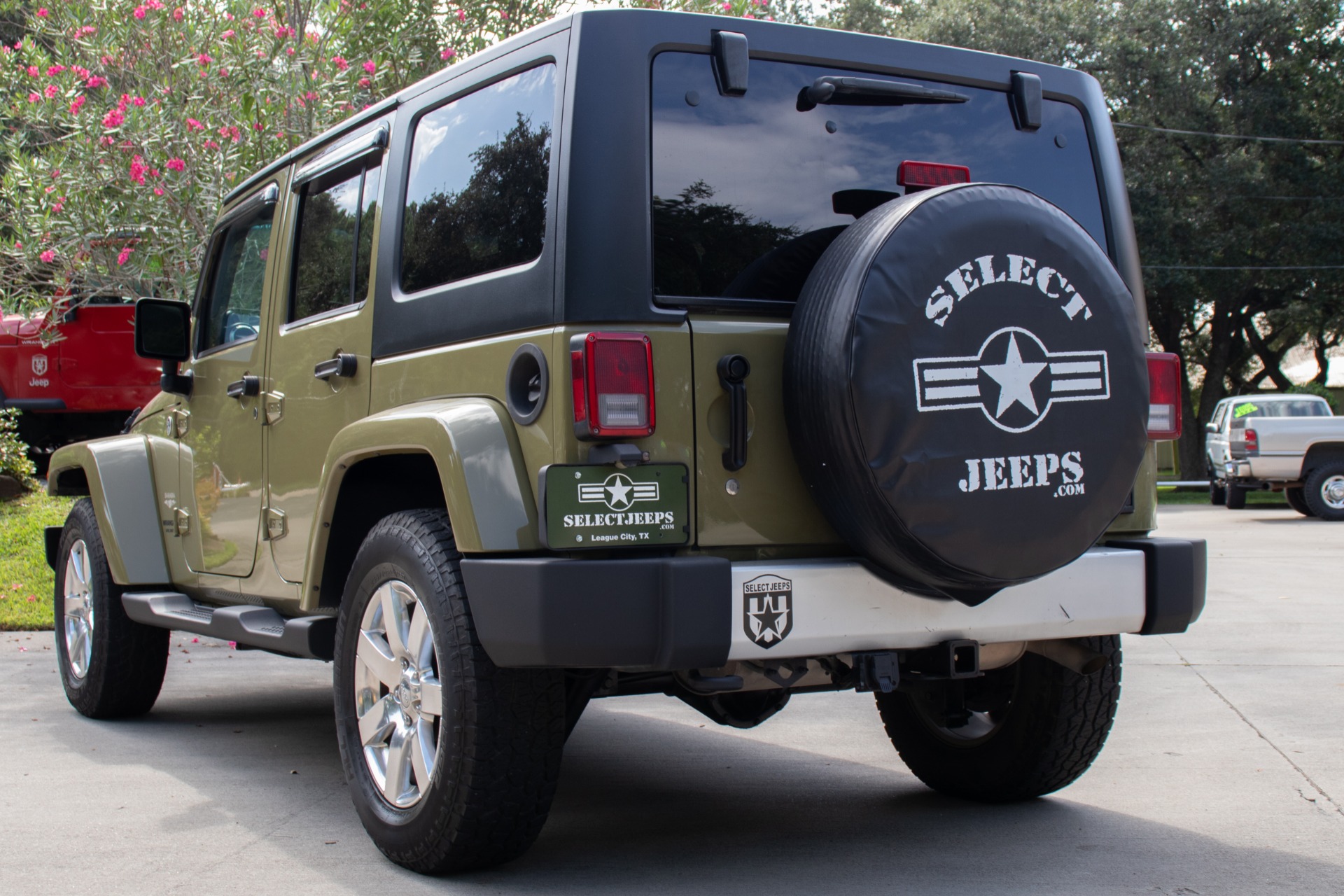 Used-2013-Jeep-Wrangler-Unlimited-Sahara