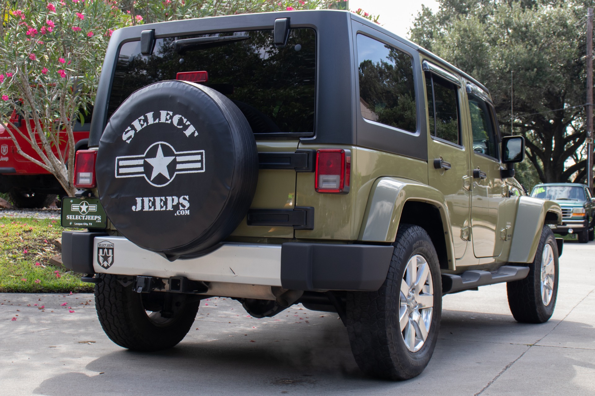 Used-2013-Jeep-Wrangler-Unlimited-Sahara