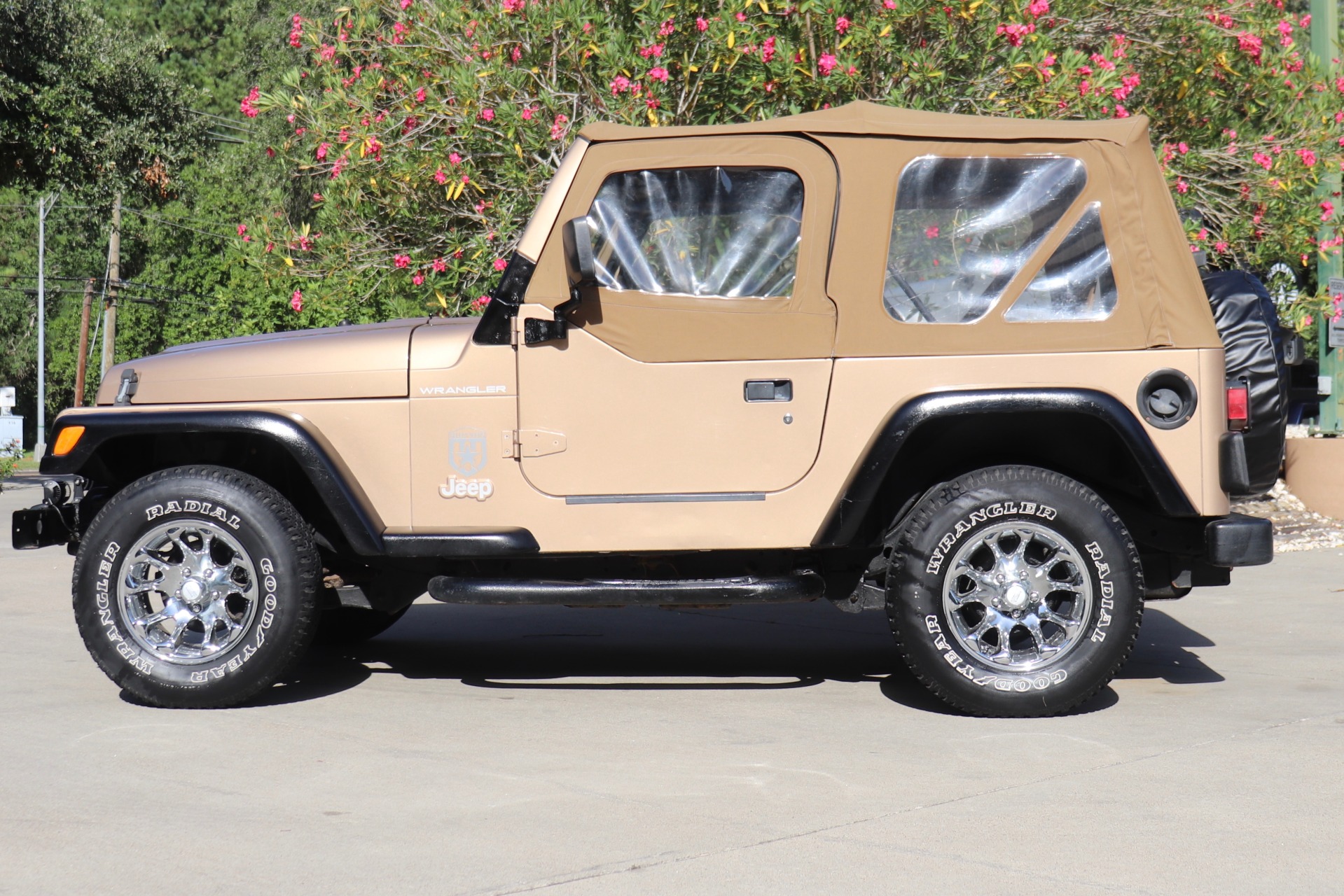 Used-1999-Jeep-Wrangler-SE