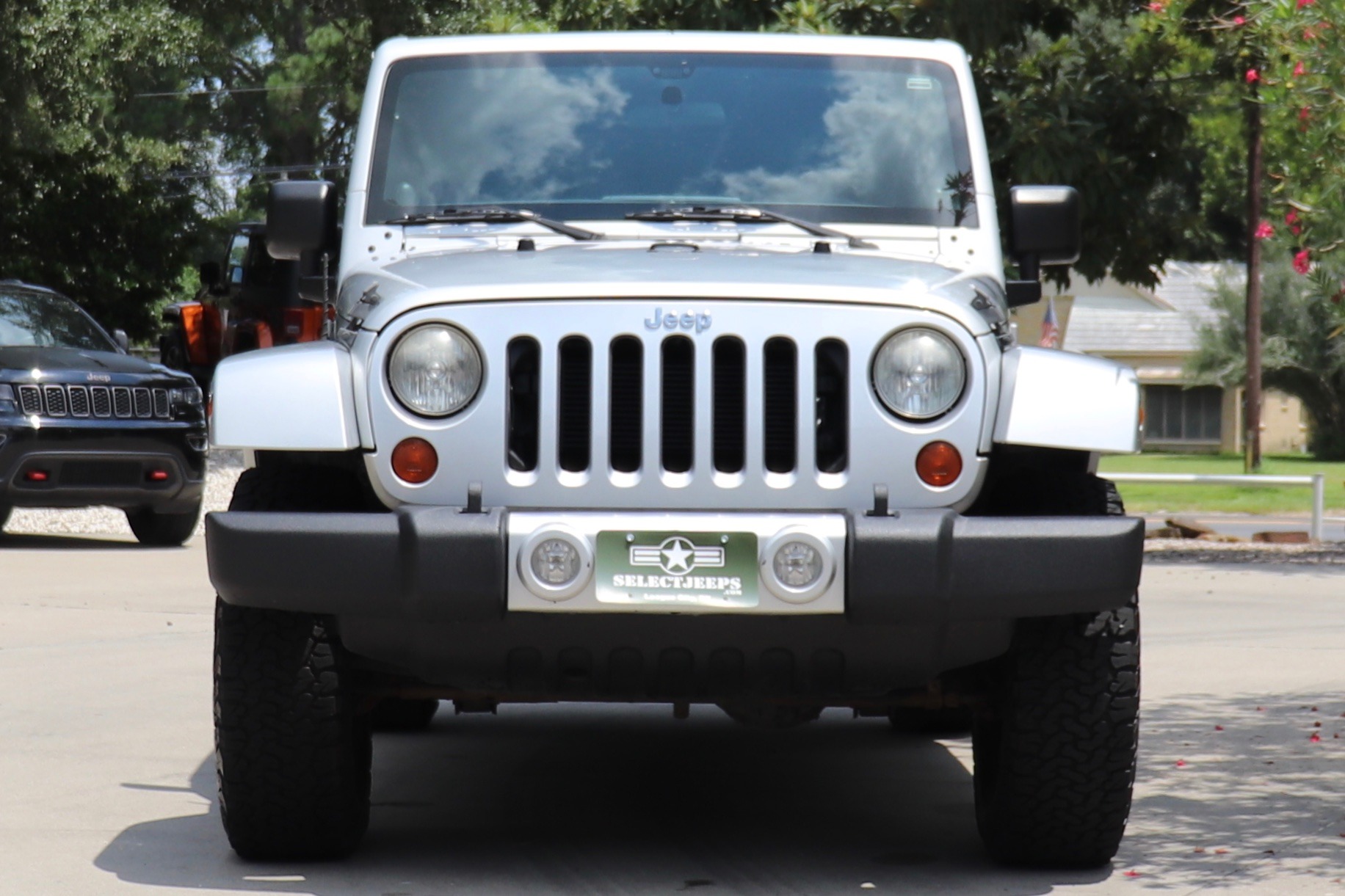 Used-2012-Jeep-Wrangler-Unlimited-Sahara