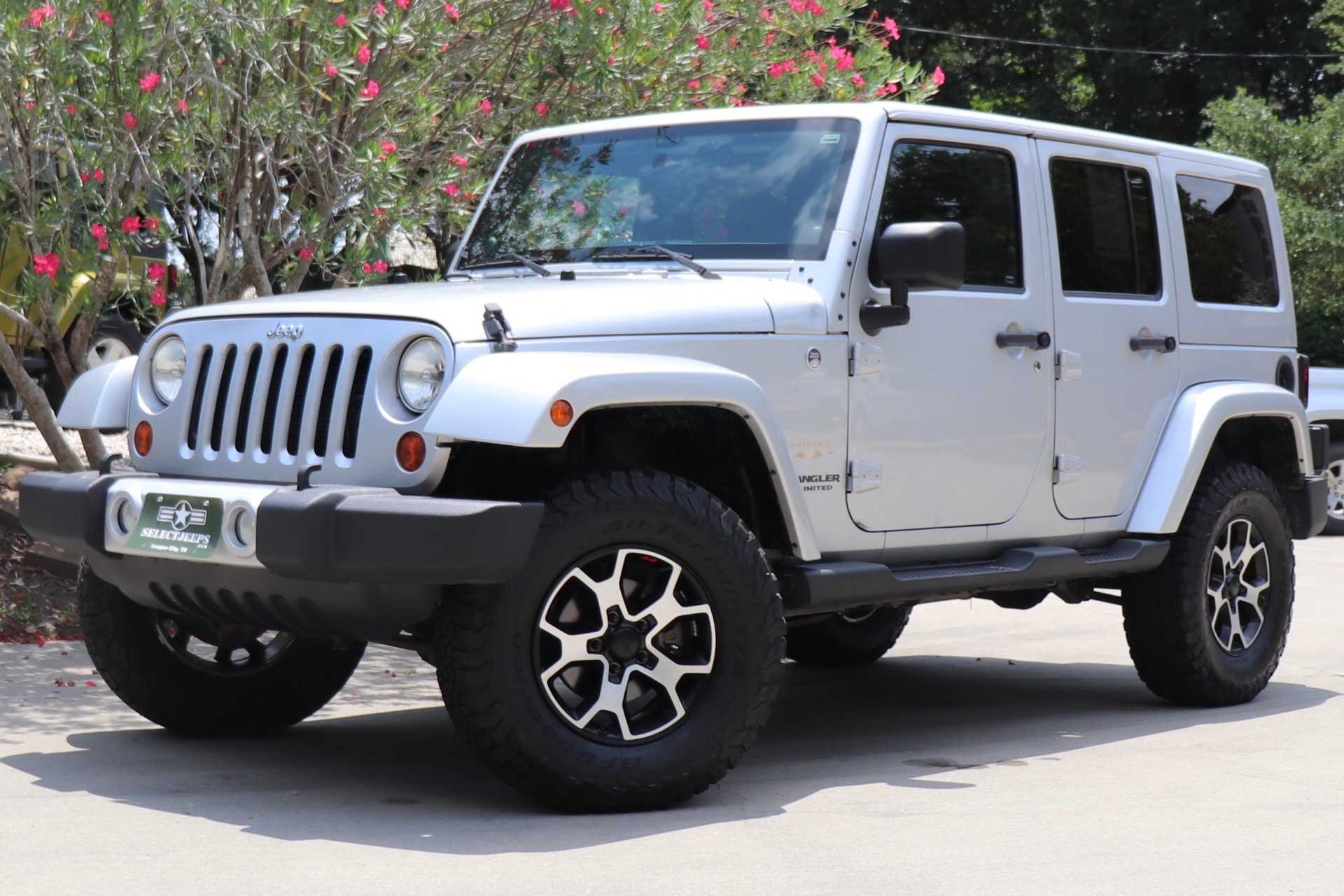 Used-2012-Jeep-Wrangler-Unlimited-Sahara