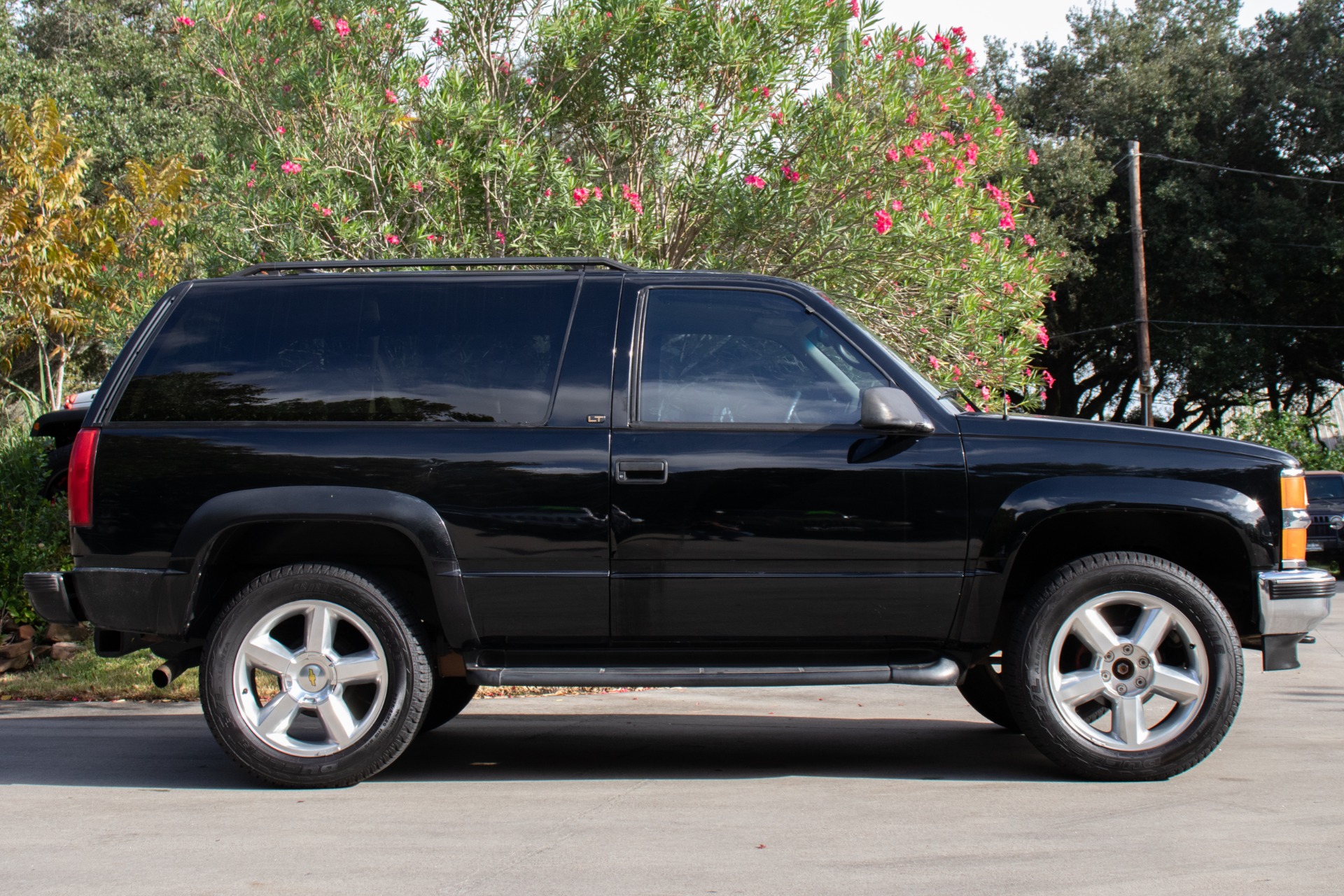 Used-1999-Chevrolet-Tahoe-LT