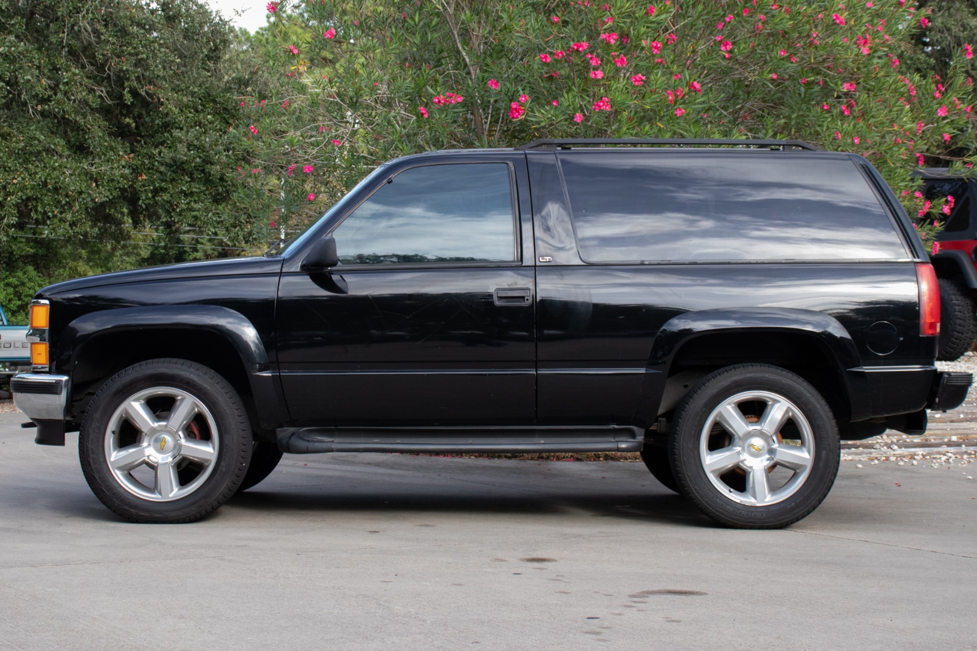 Used-1999-Chevrolet-Tahoe-LT