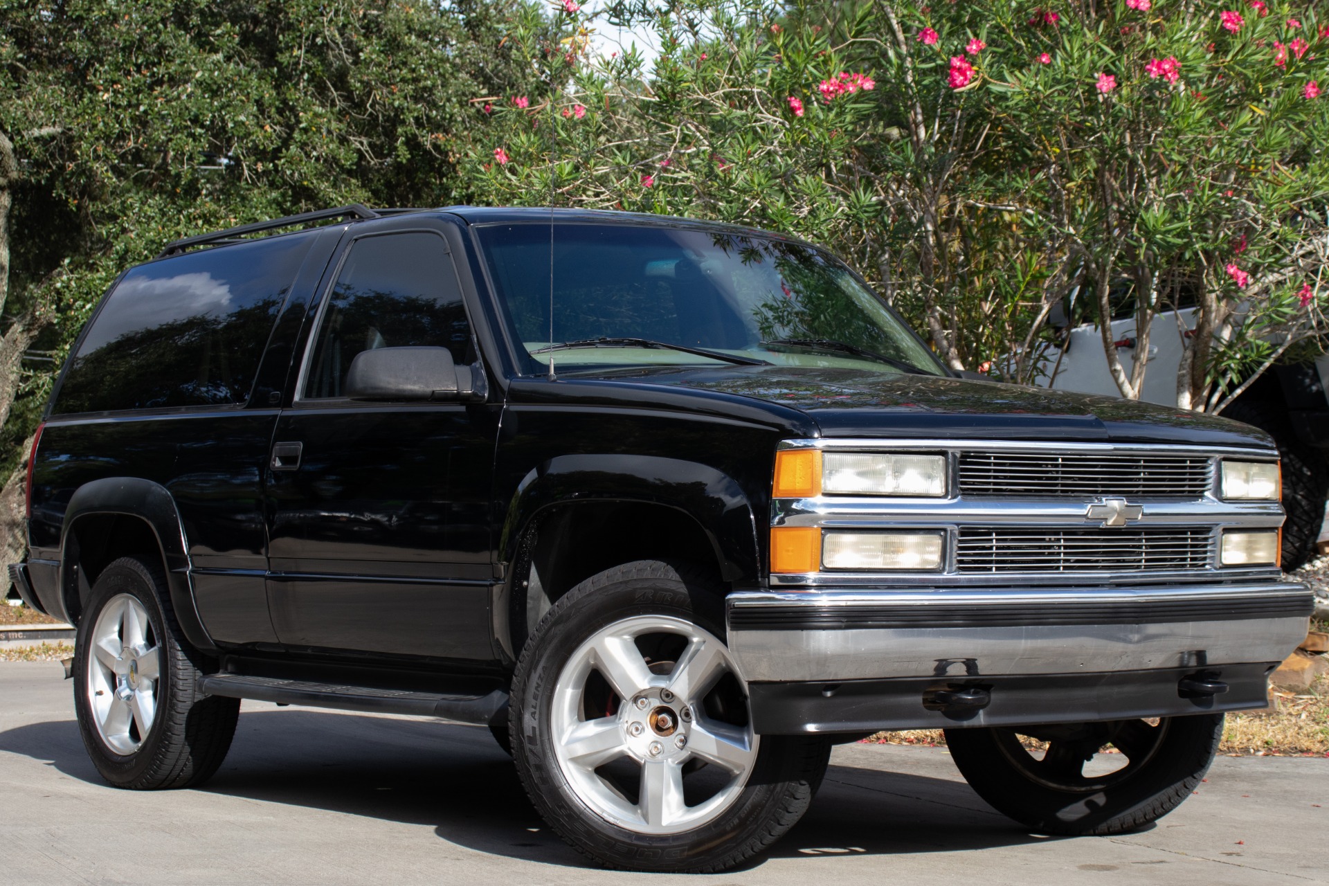 Used-1999-Chevrolet-Tahoe-LT