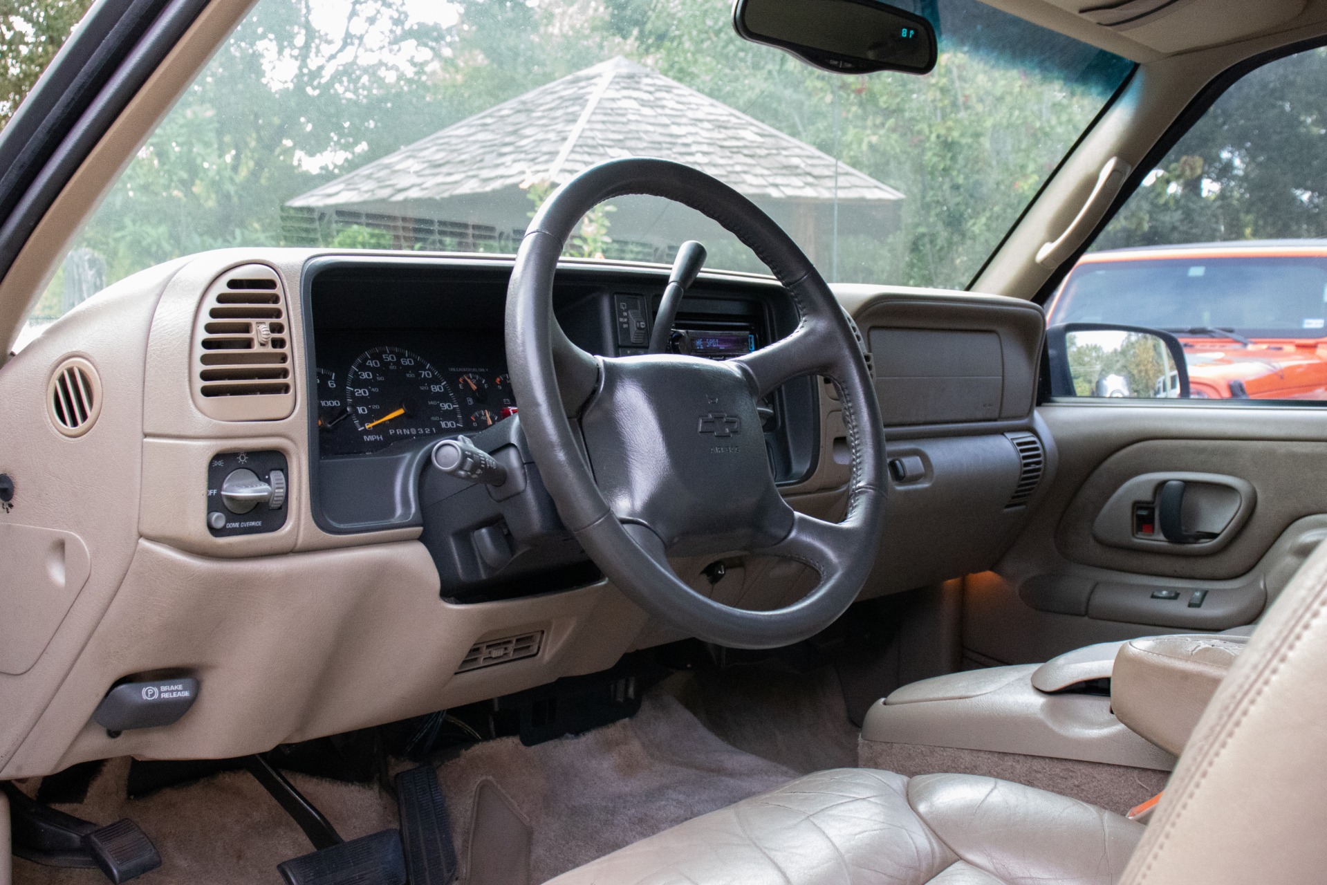 Used-1999-Chevrolet-Tahoe-LT