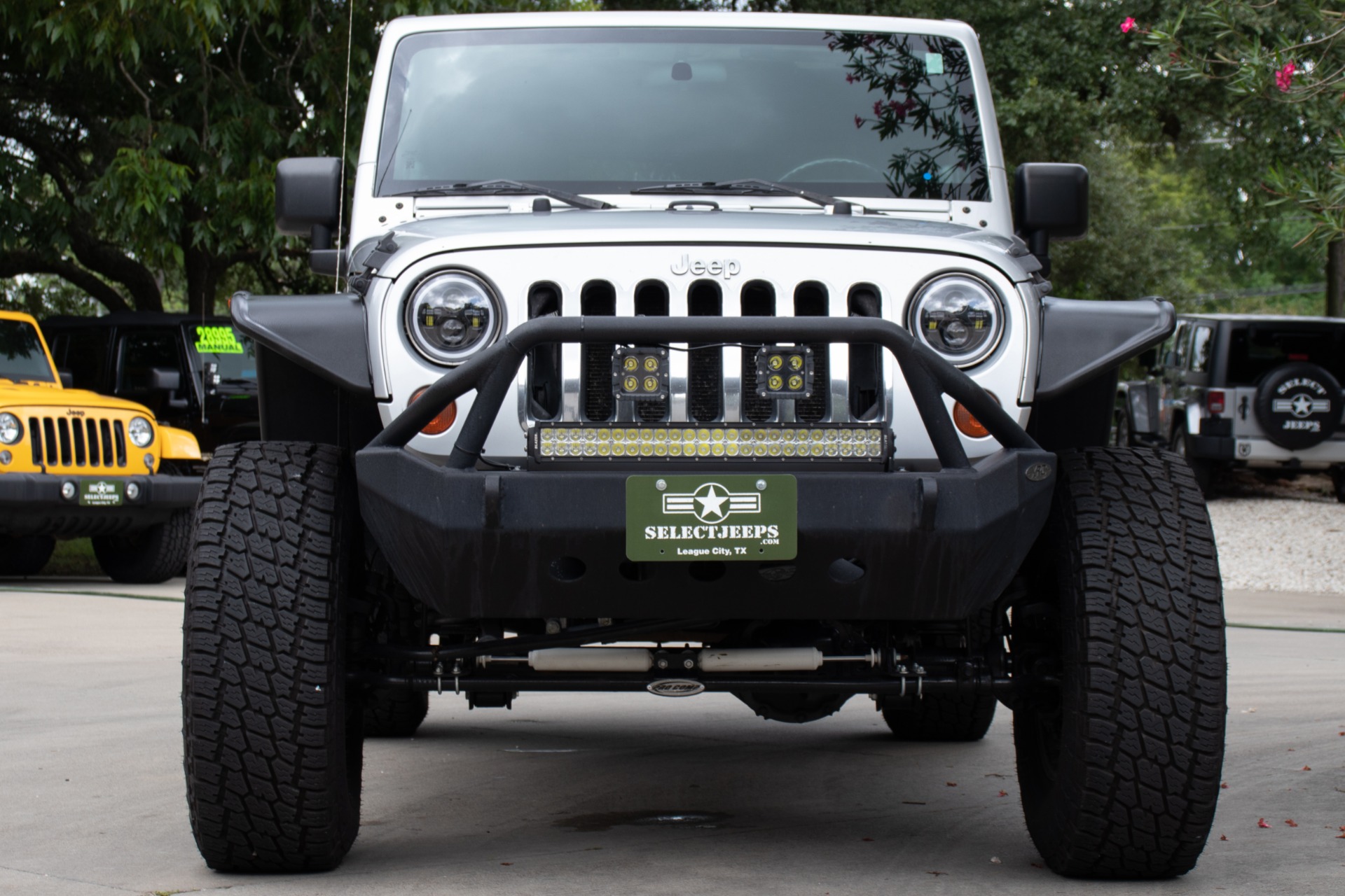 Used-2009-Jeep-Wrangler-Unlimited-Sahara