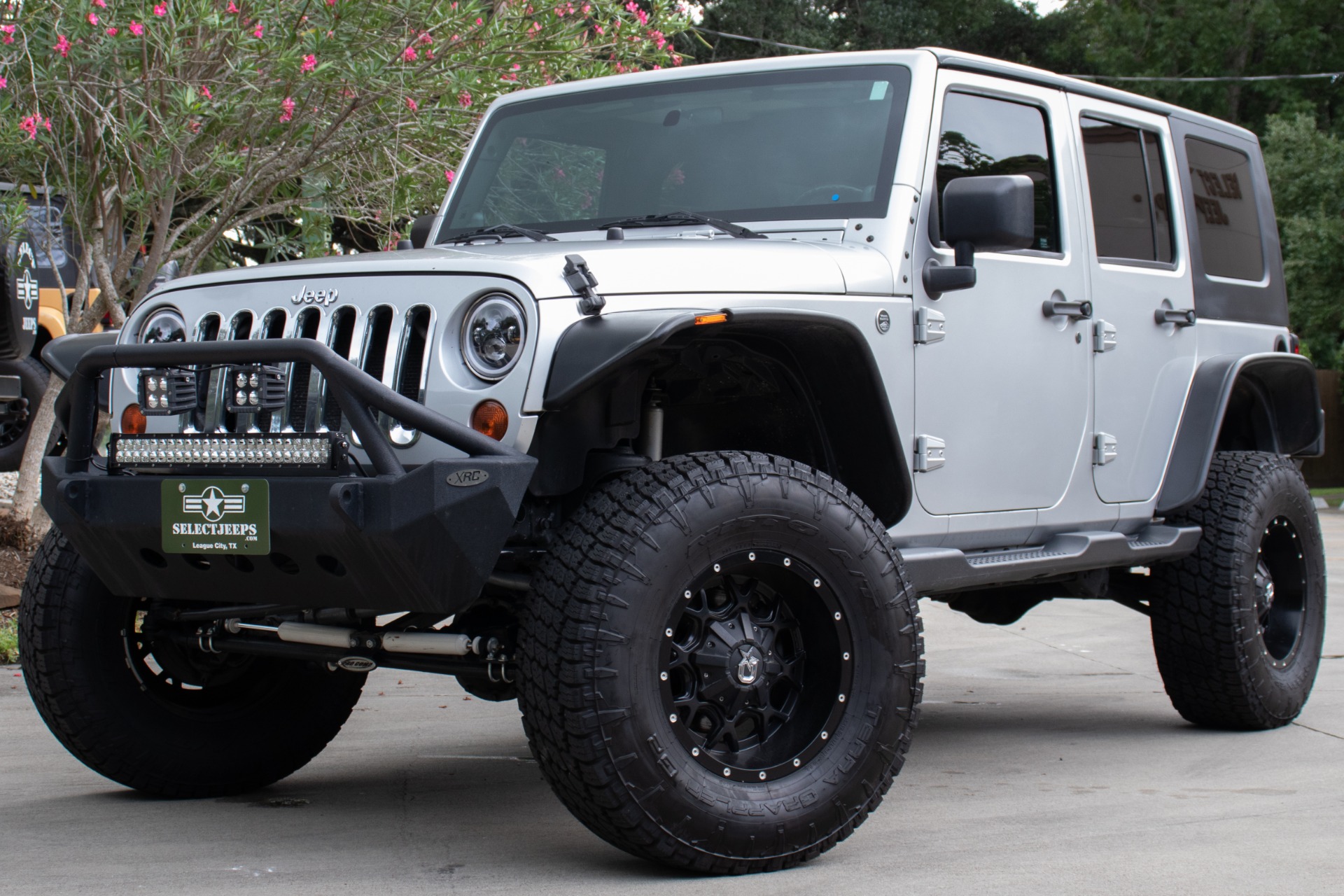 Used-2009-Jeep-Wrangler-Unlimited-Sahara