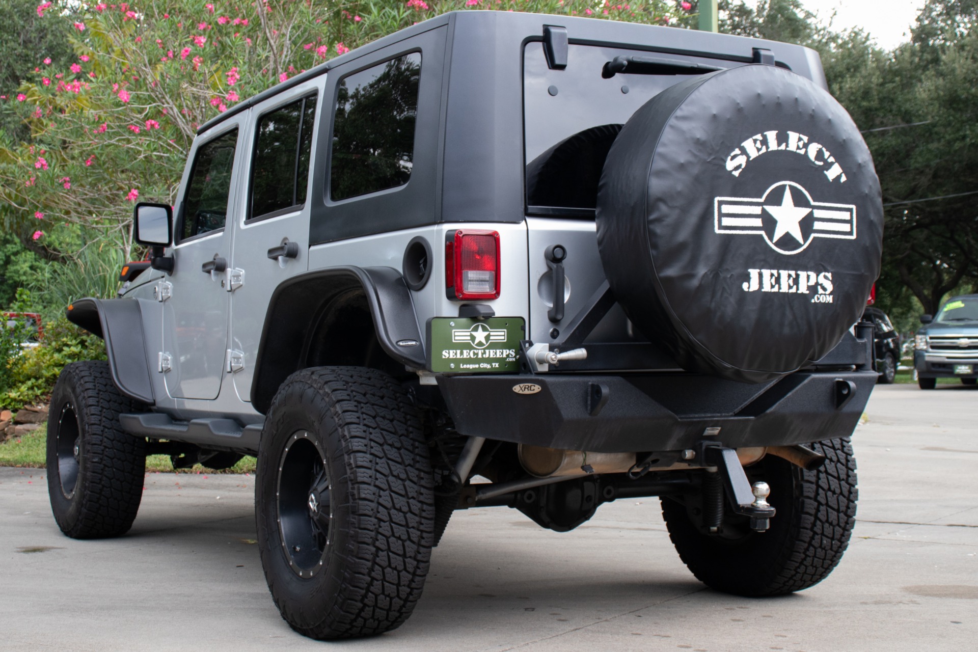 Used-2009-Jeep-Wrangler-Unlimited-Sahara