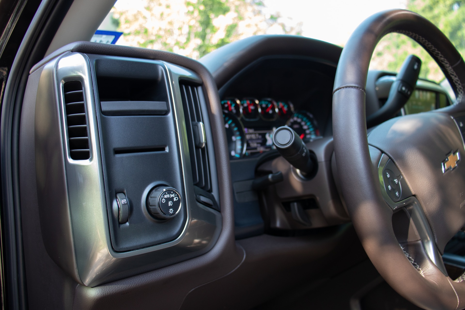 Used-2018-Chevrolet-Silverado-1500-LT