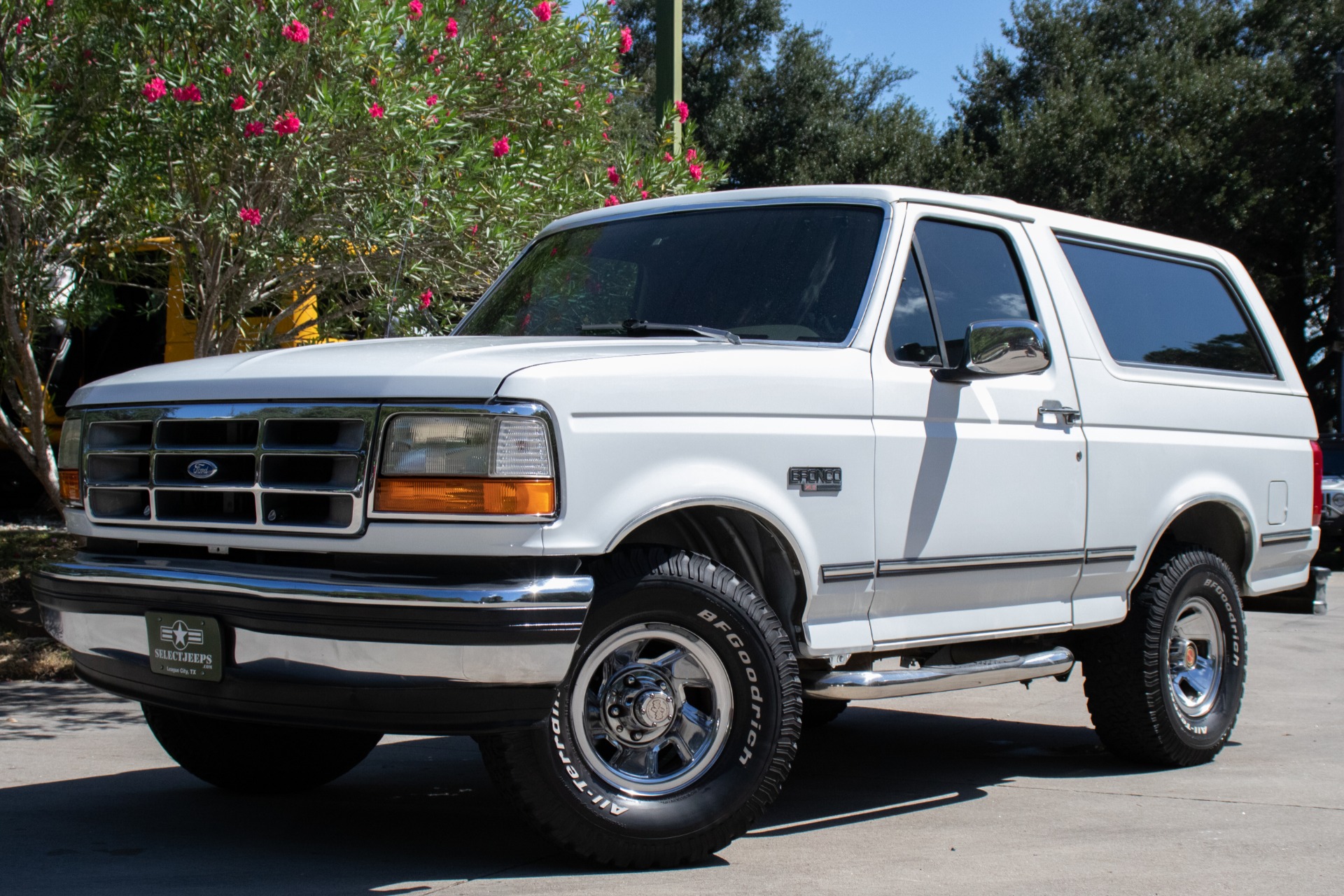 Used-1992-Ford-Bronco-XLT