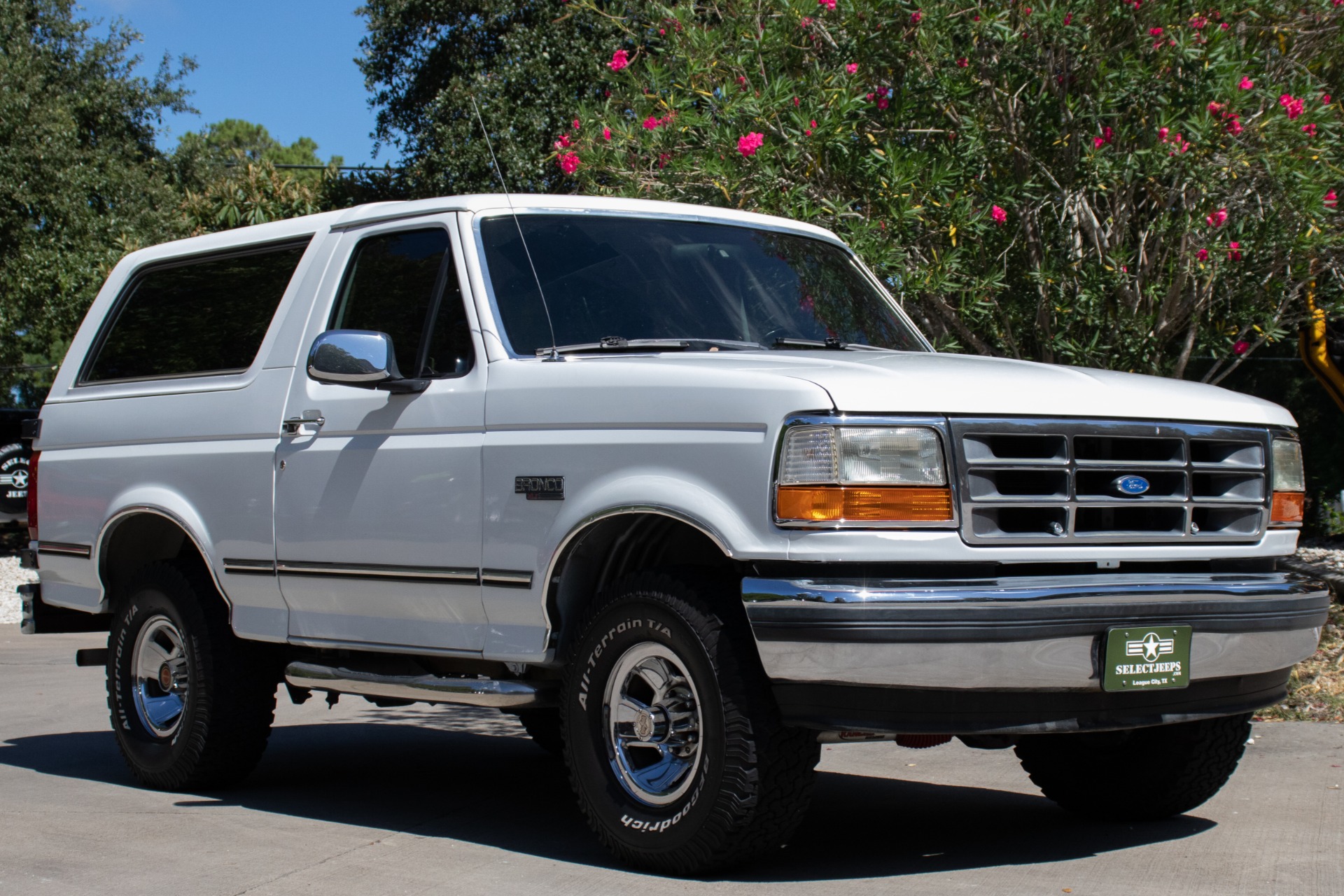 Used-1992-Ford-Bronco-XLT