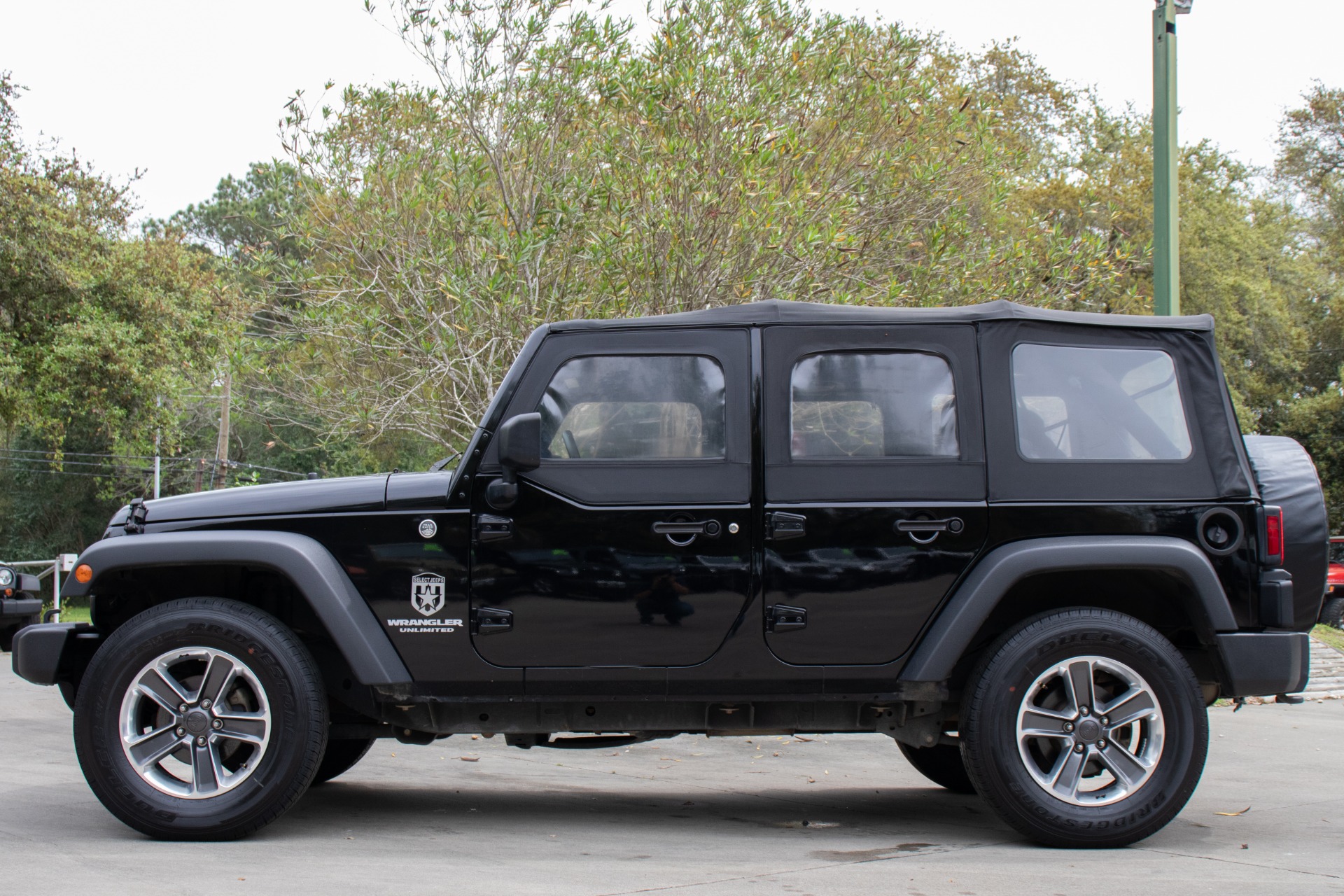 Used-2013-Jeep-Wrangler-Unlimited-Sport