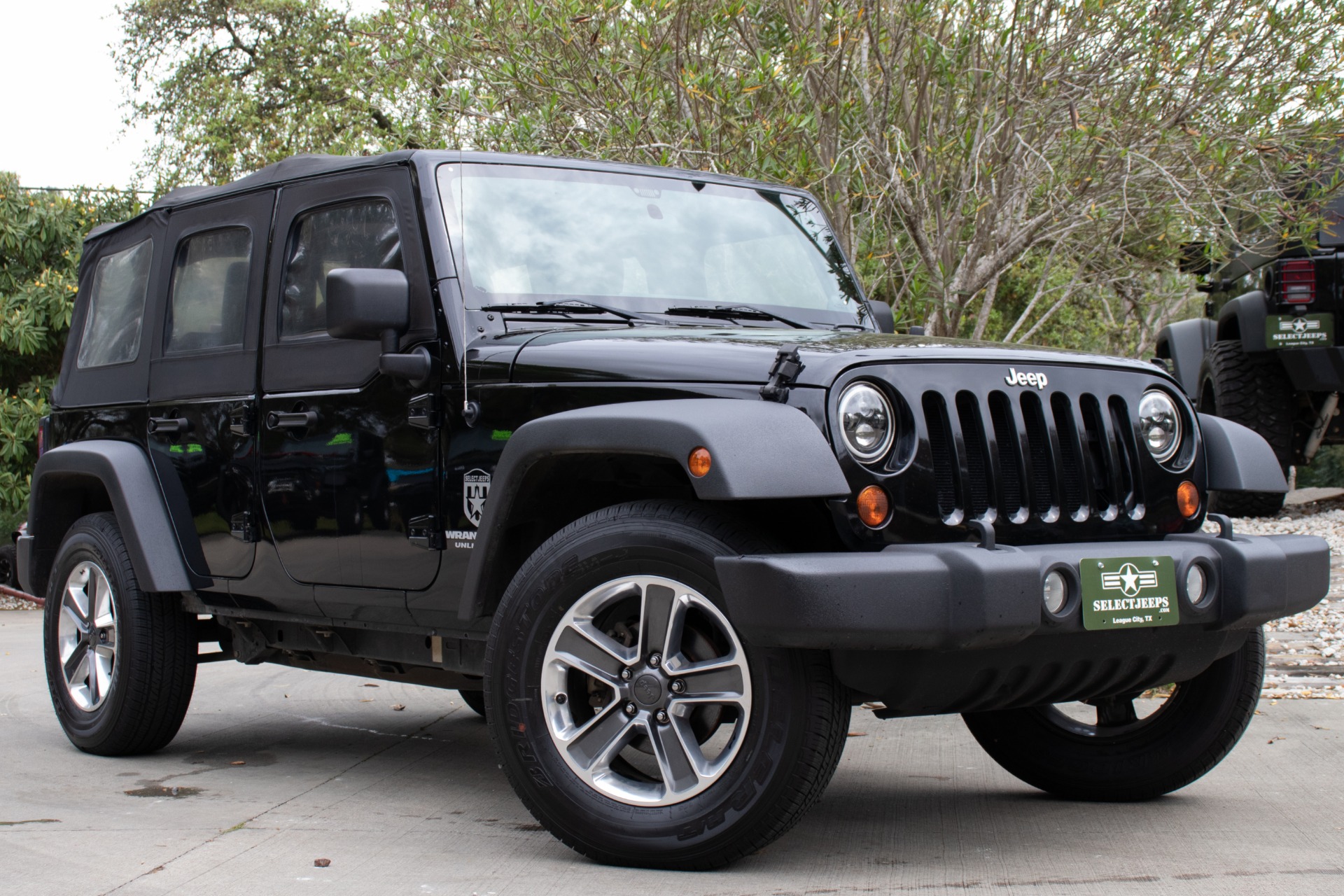 Used-2013-Jeep-Wrangler-Unlimited-Sport