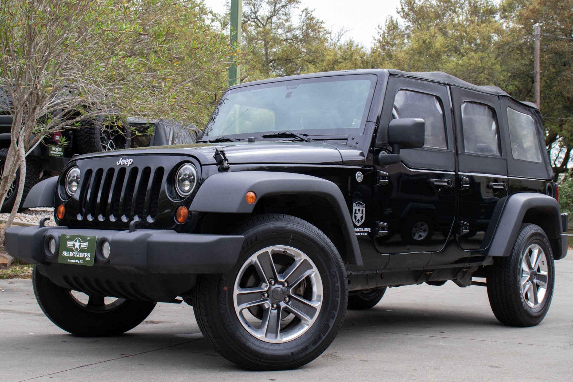 Used-2013-Jeep-Wrangler-Unlimited-Sport