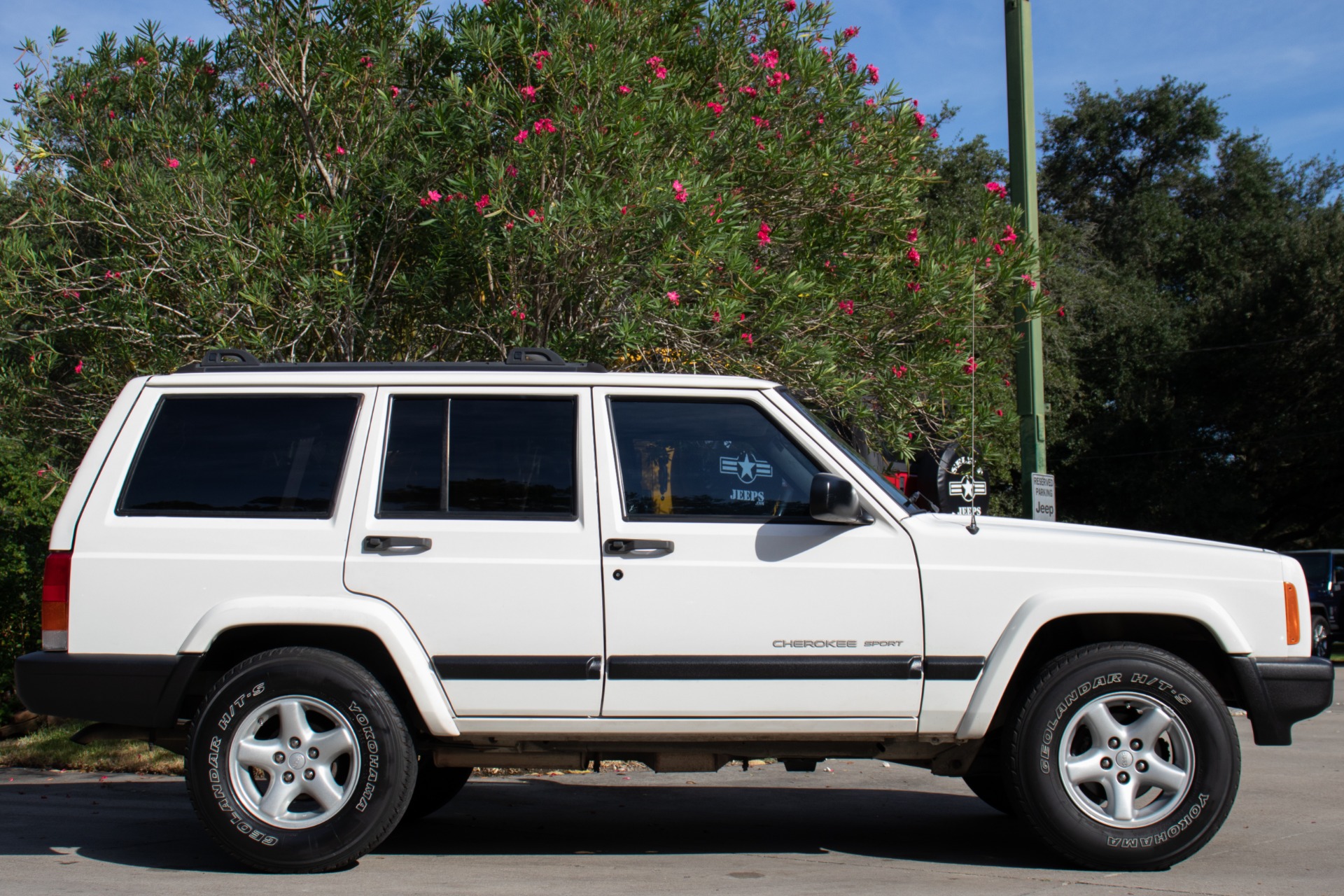 Used-2000-Jeep-Cherokee-Sport