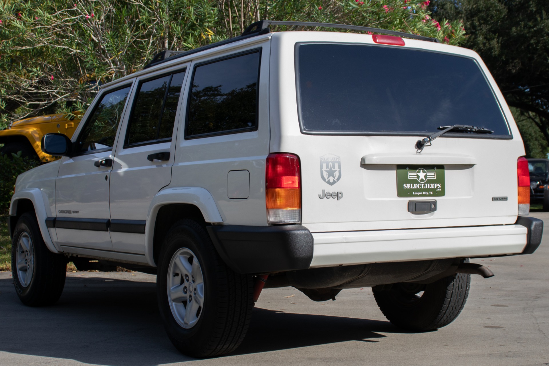 Used-2000-Jeep-Cherokee-Sport