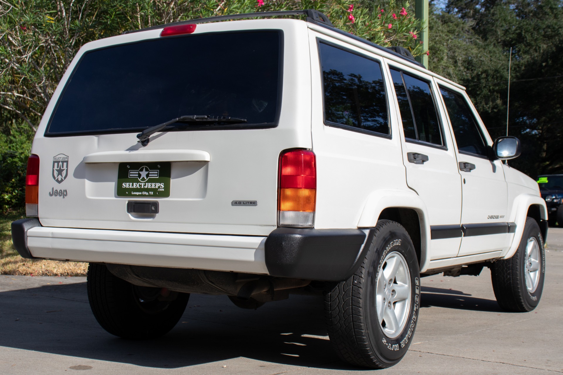 Used-2000-Jeep-Cherokee-Sport