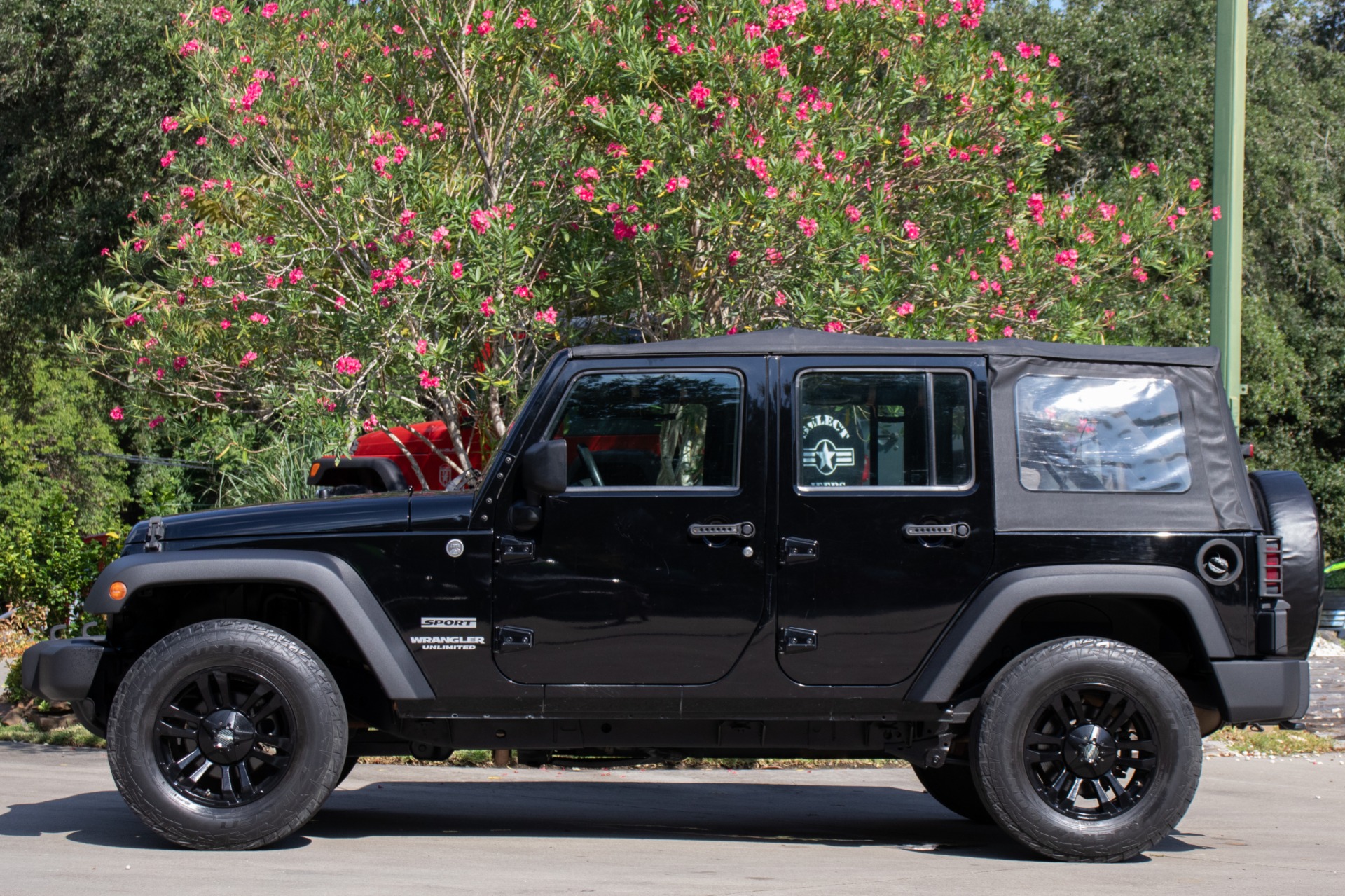 Used-2010-Jeep-Wrangler-Unlimited-Sport