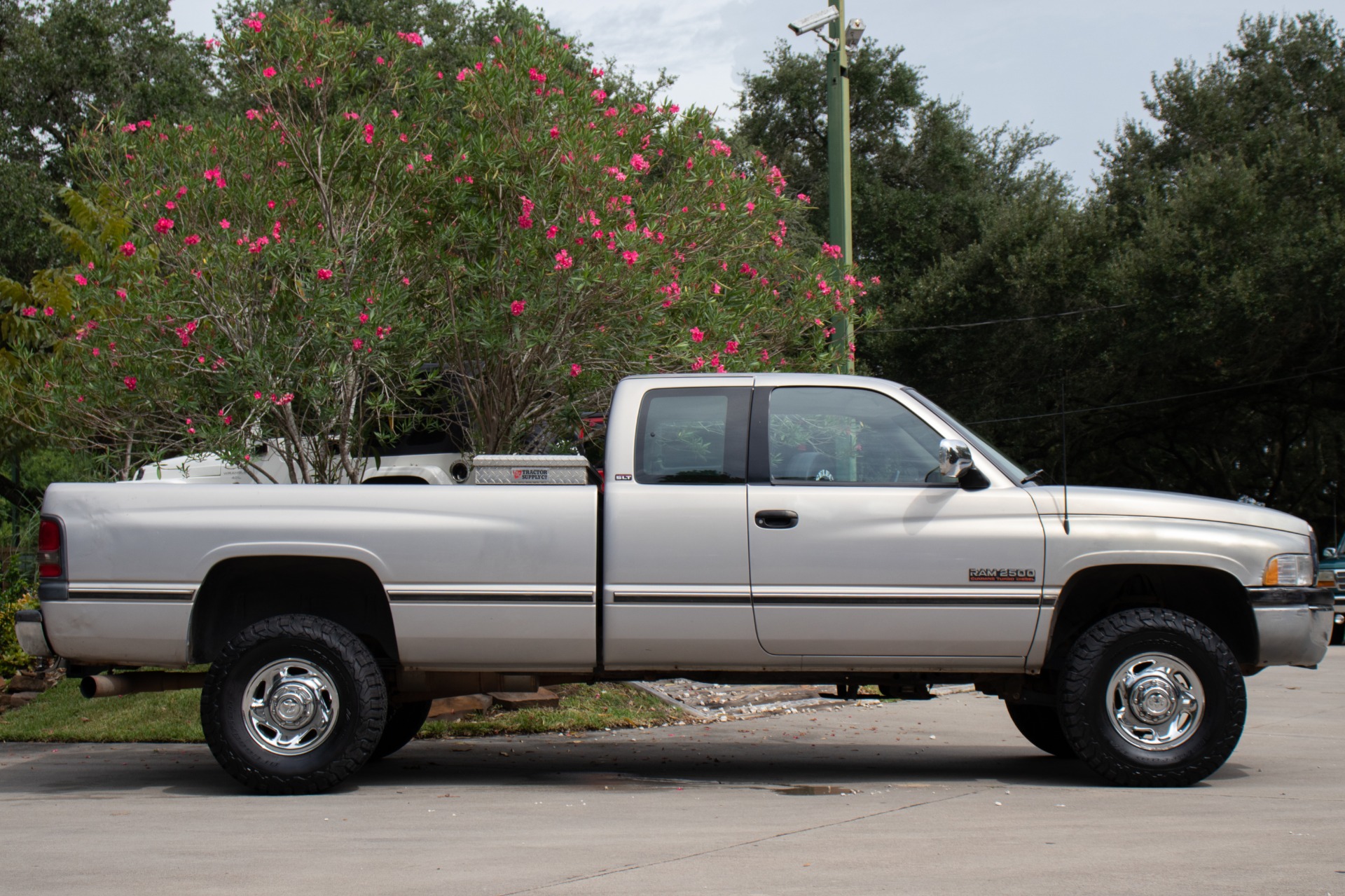 Used-1996-Dodge-Ram-Pickup-2500-Laramie-SLT