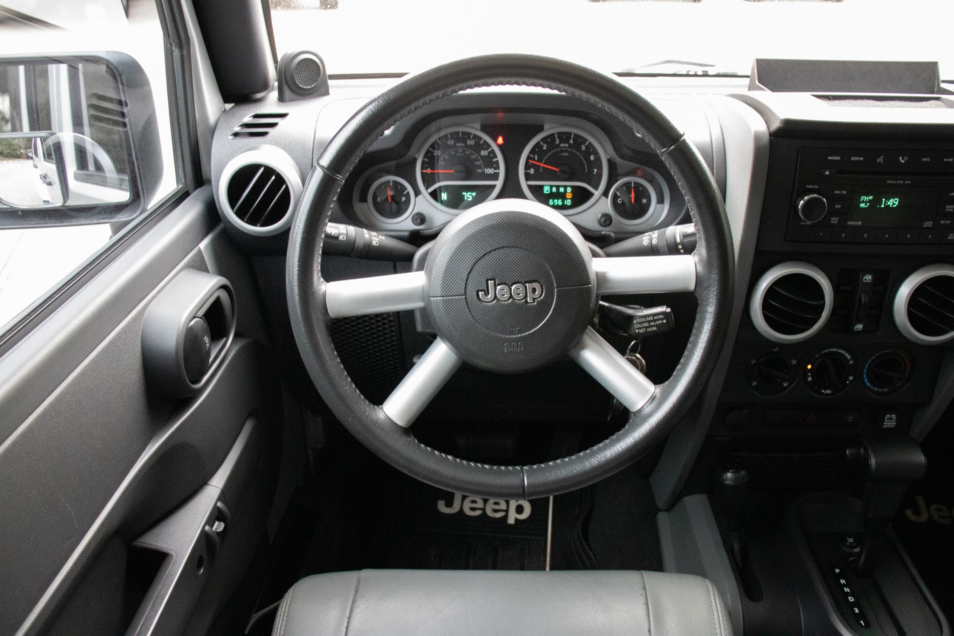 Used-2009-Jeep-Wrangler-Unlimited-Sahara