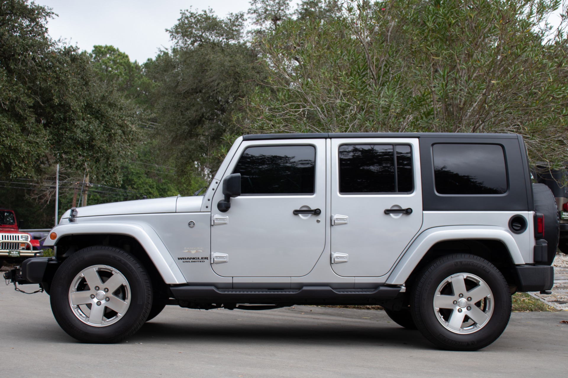 Used-2009-Jeep-Wrangler-Unlimited-Sahara