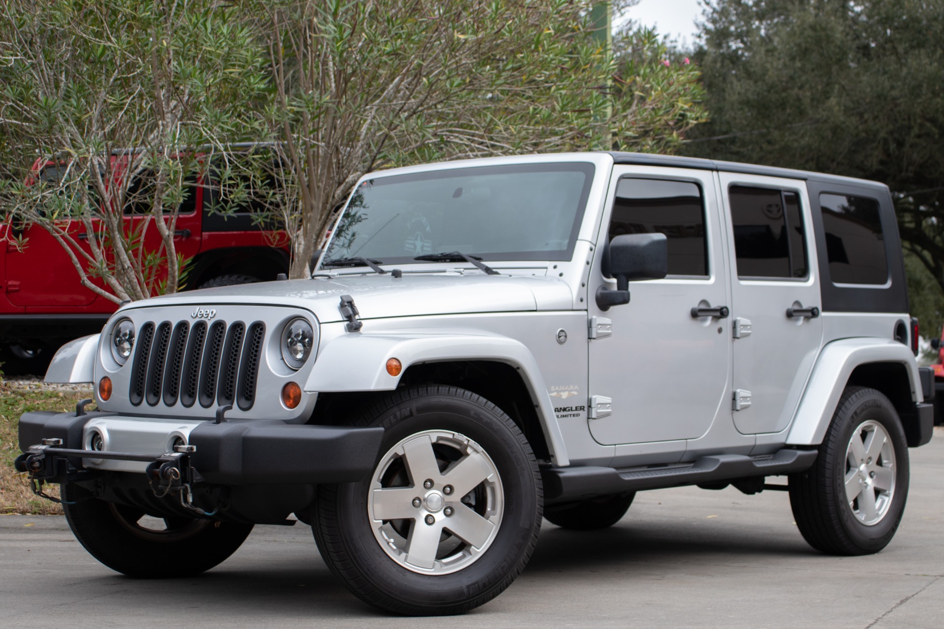 Used-2009-Jeep-Wrangler-Unlimited-Sahara