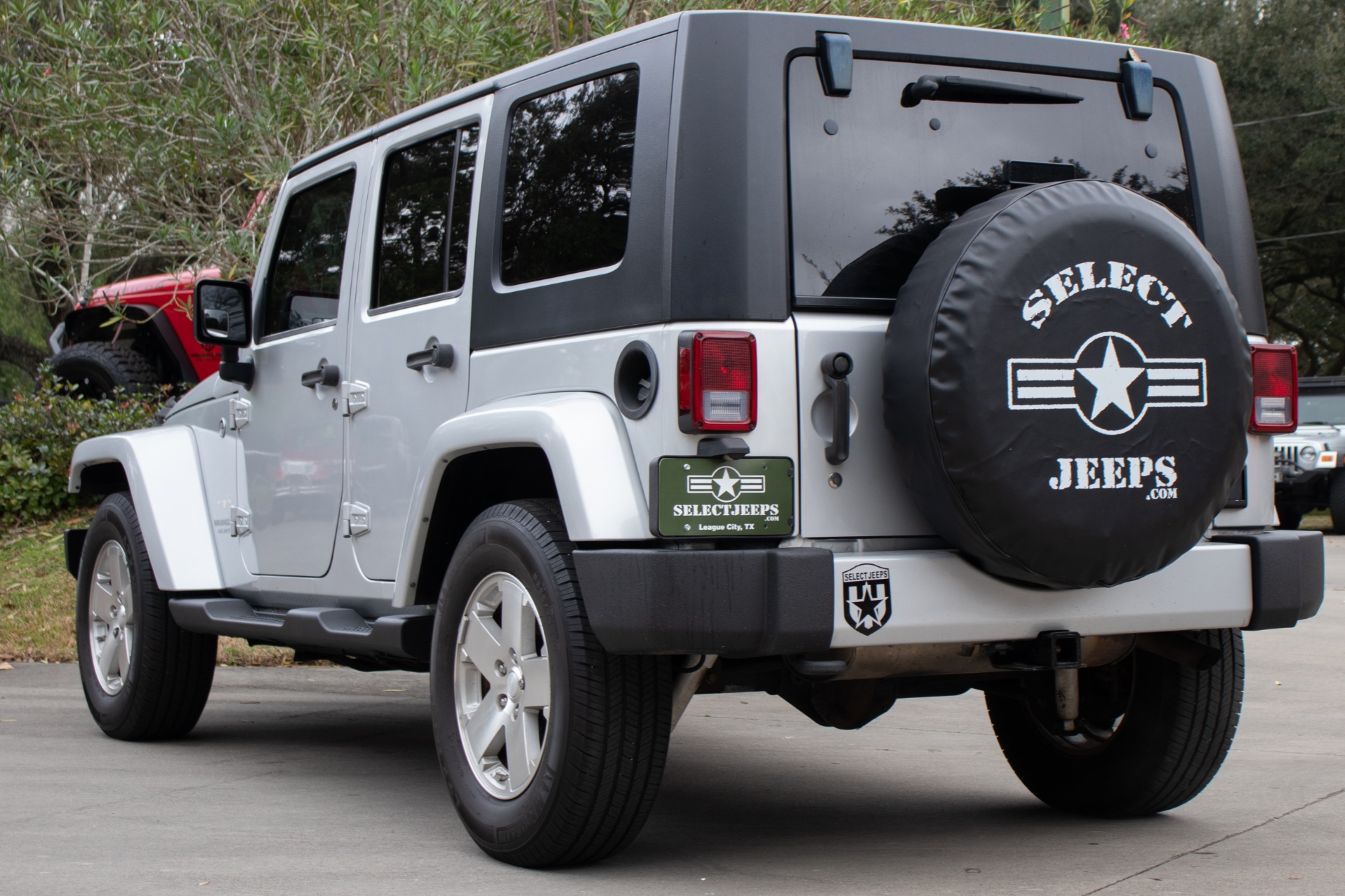 Used-2009-Jeep-Wrangler-Unlimited-Sahara