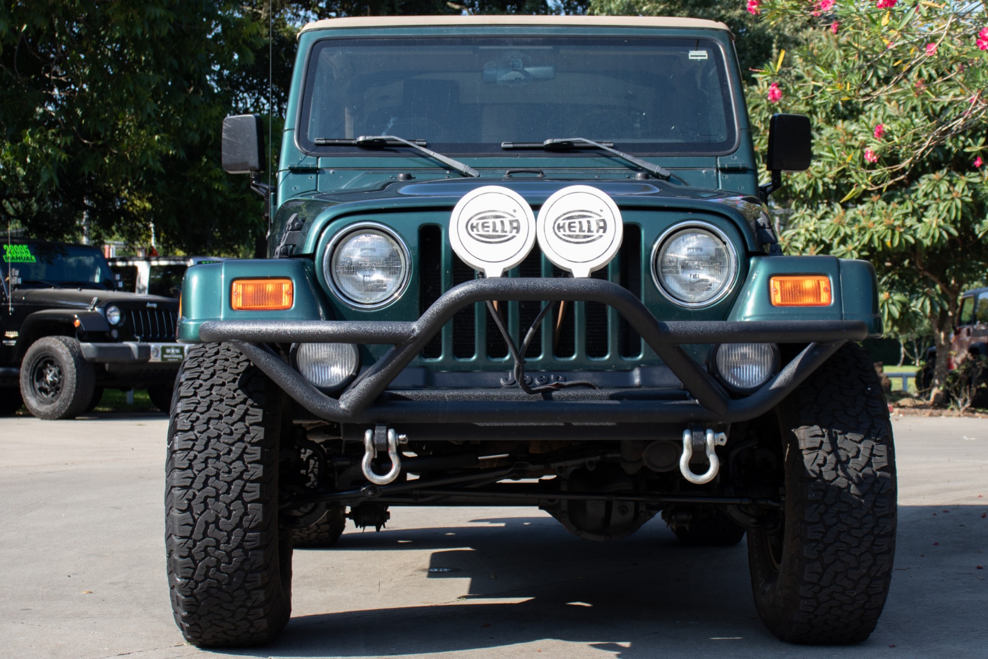 Used-2000-Jeep-Wrangler-Sahara